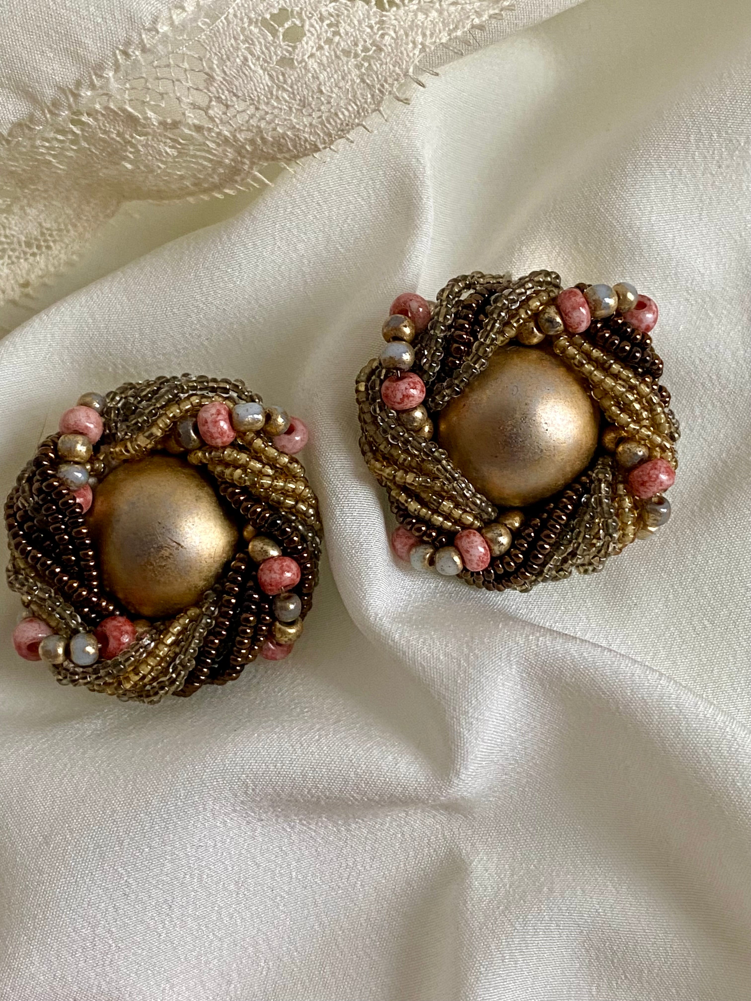 Orecchini a bottone antichi