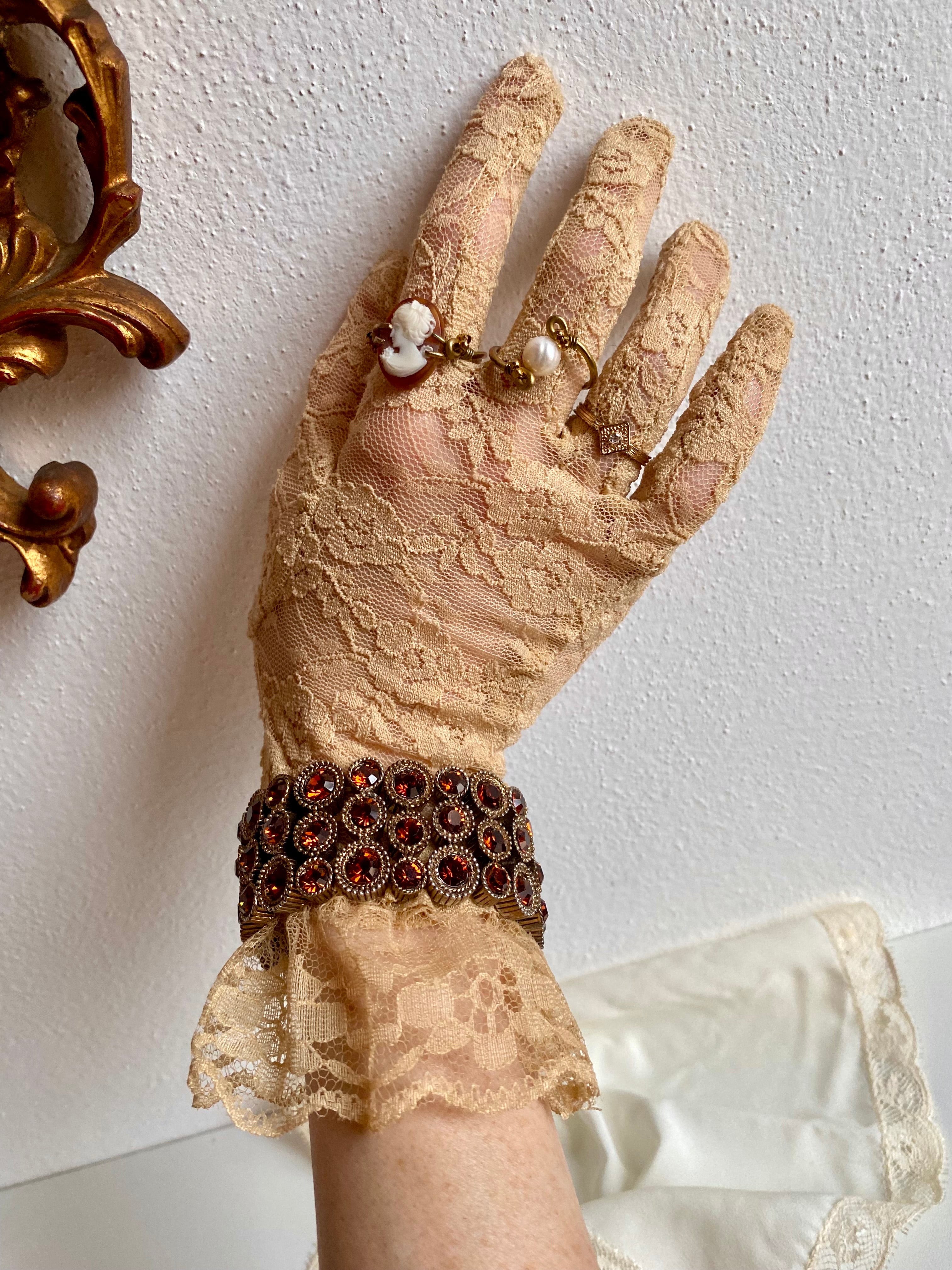 Bracciale con pietre