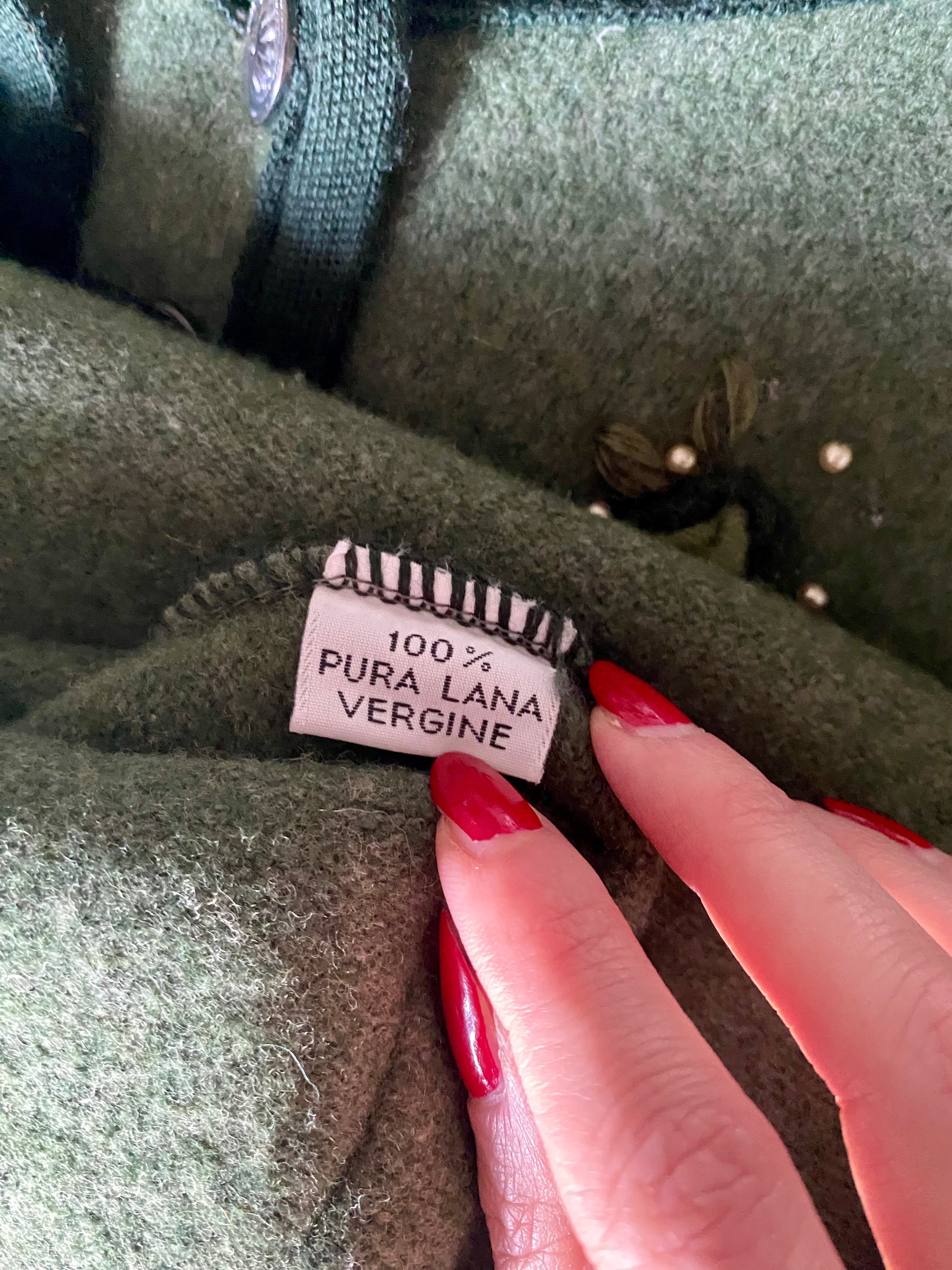 Giacca tirolese oliva con fiorellini e perline