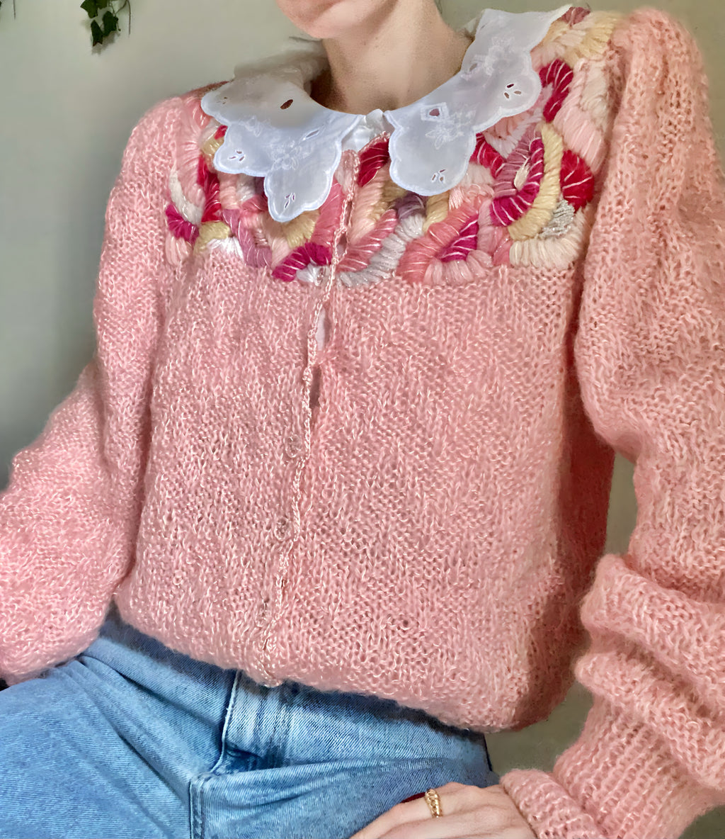 Cardigan all’uncinetto fatto a mano da bambolina