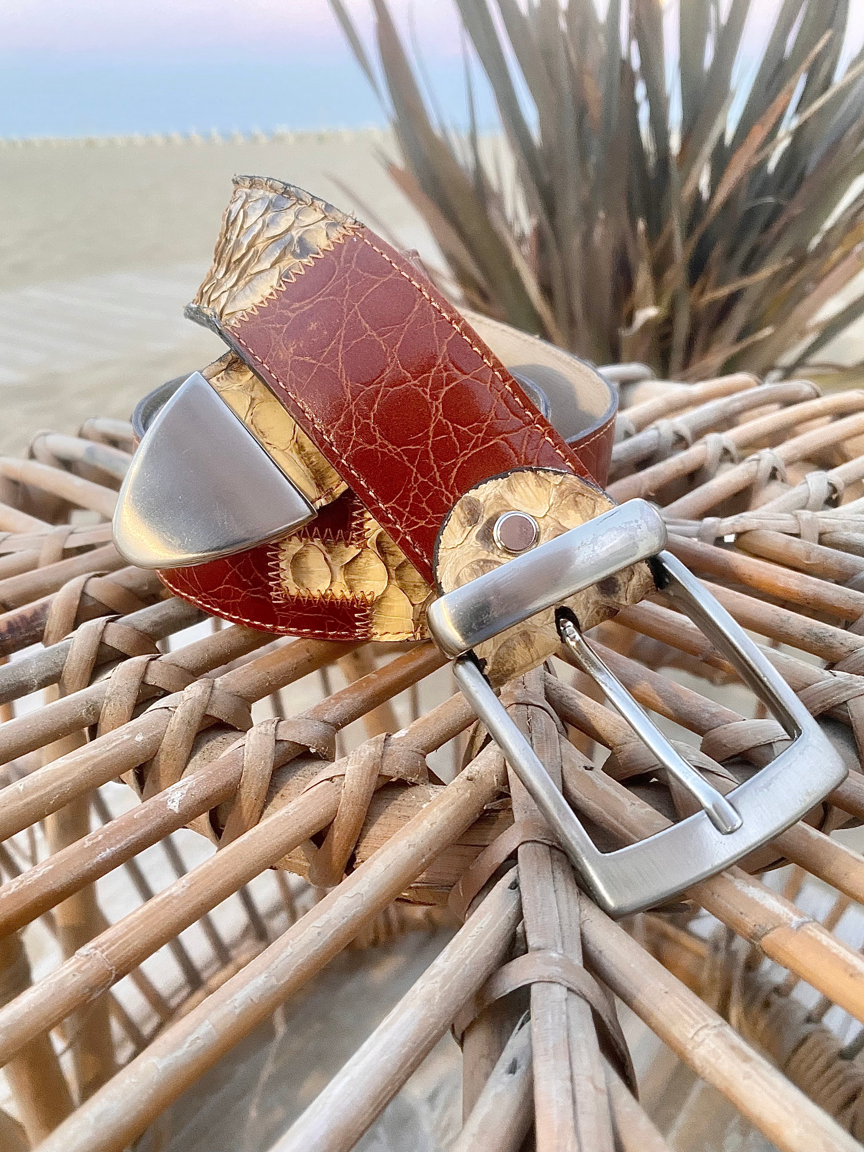 Cintura in vera pelle con dettagli pitonati