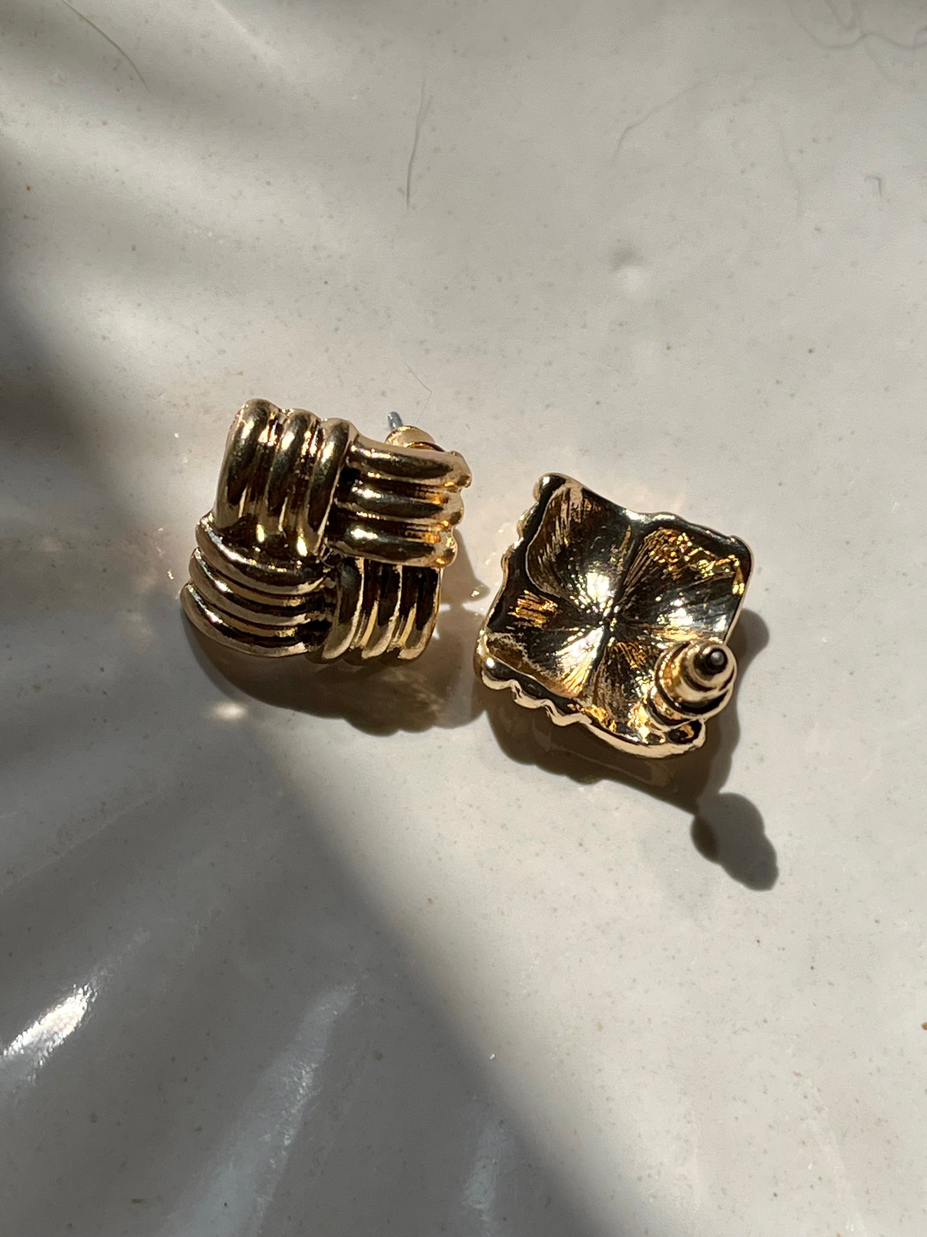 Boucles d'oreilles carrées arrondies