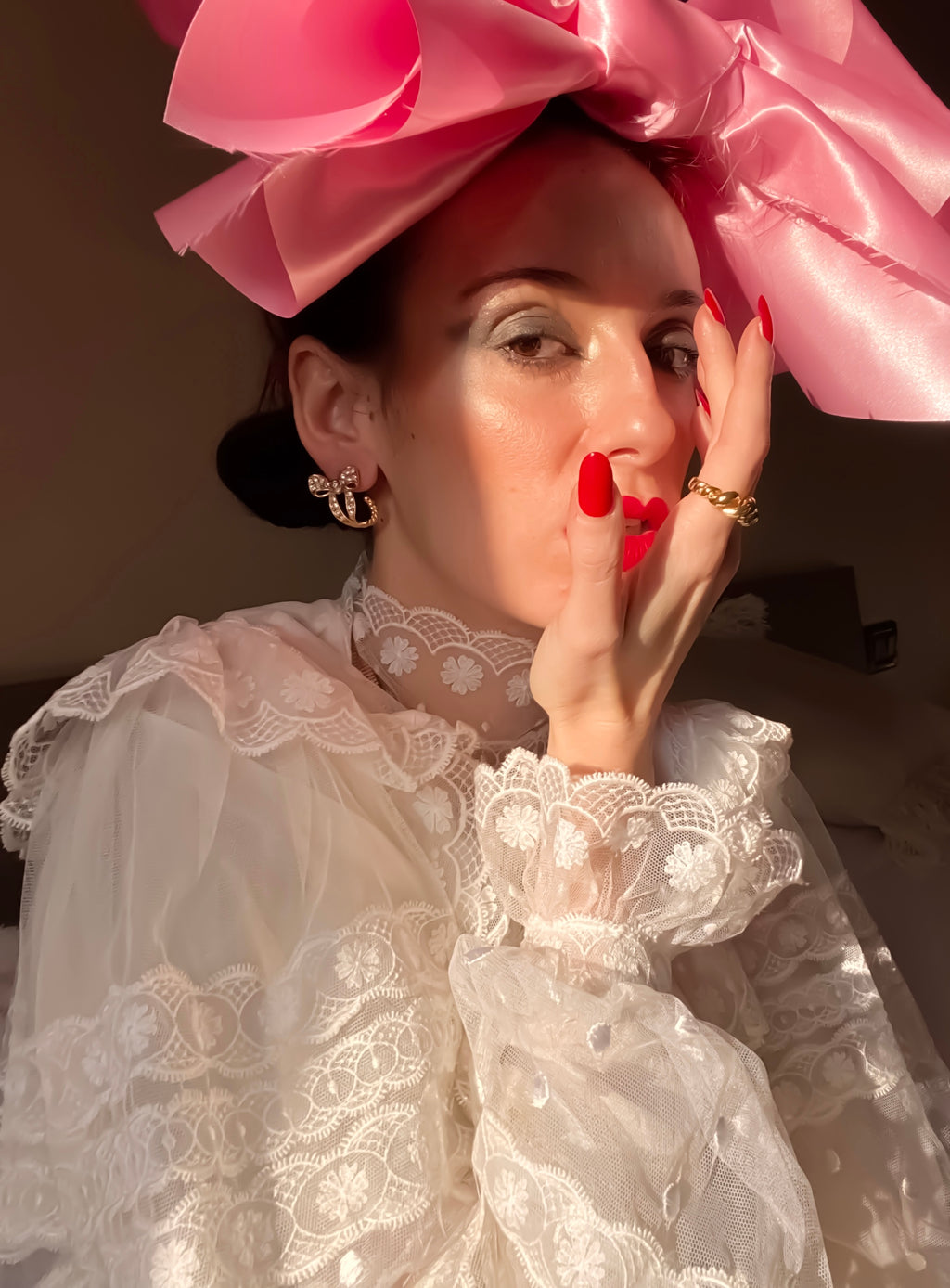 Orecchini a fiocco con strass