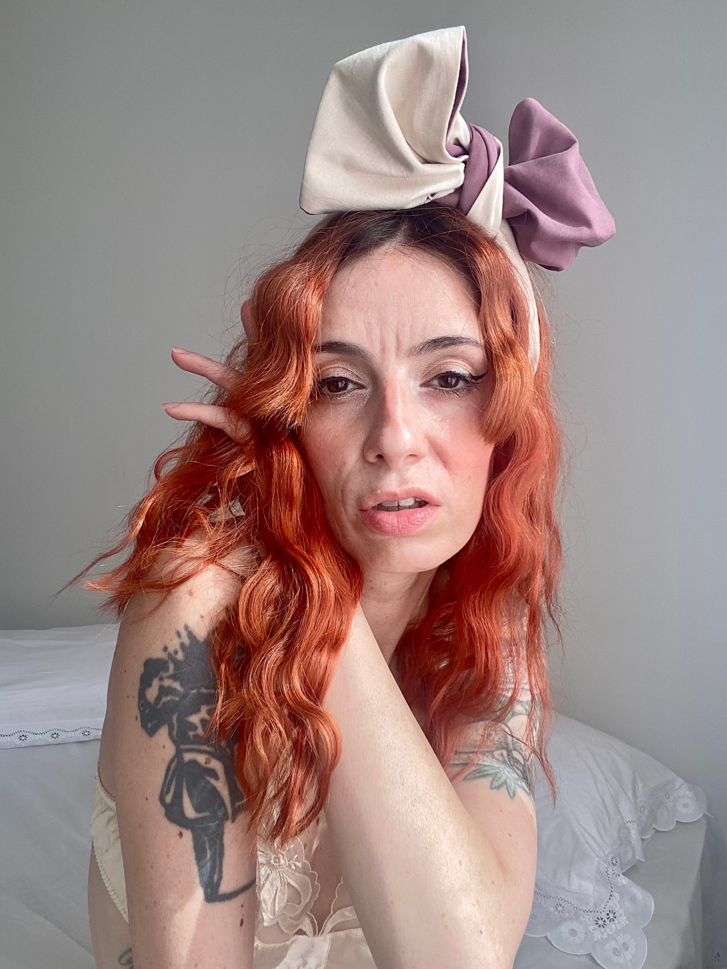 Fiocco sartoriale double face in seta e puro cotone con ricami antichi