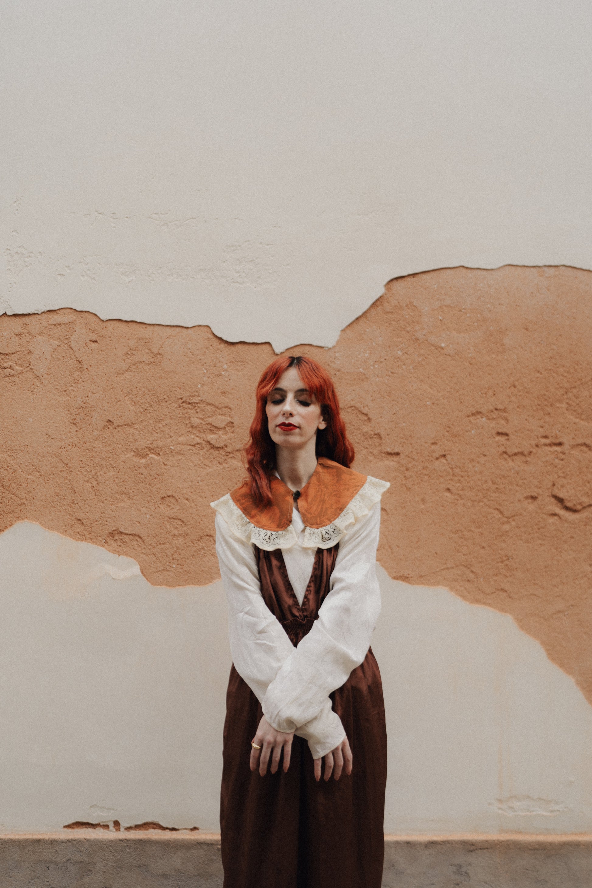 Colletto Peter Pan terracotta in seta e pizzo antico veneziano