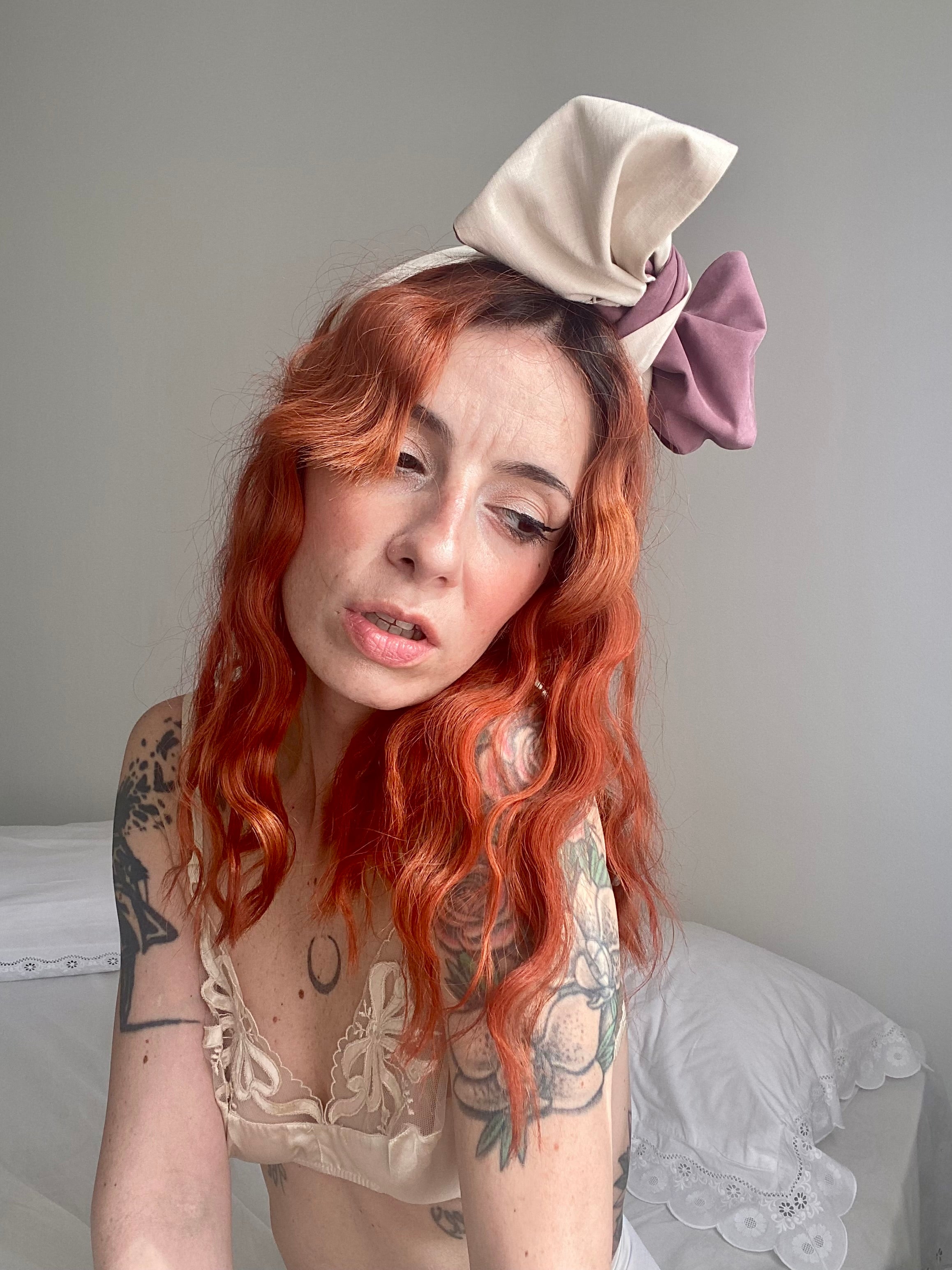 Fiocco sartoriale double face in seta e puro cotone con ricami antichi