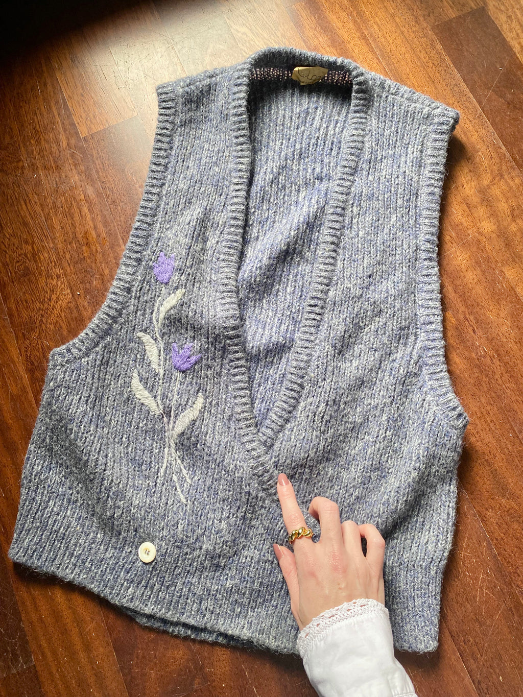 Gilet lilla con trama fiori