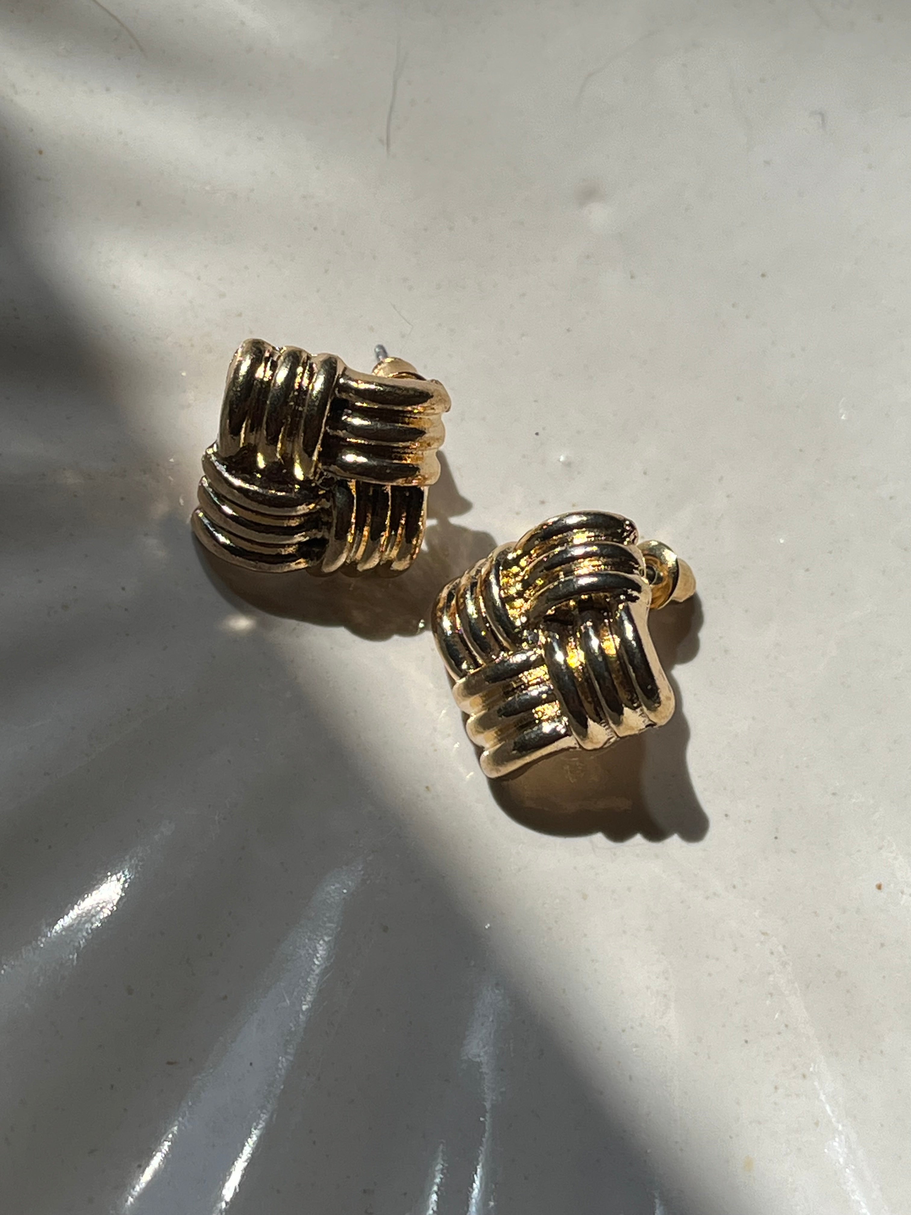 Boucles d'oreilles carrées arrondies