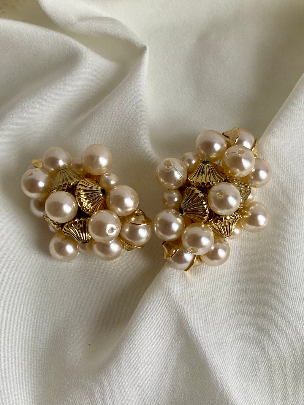 Capri orecchini a clip con perle e conchiglie