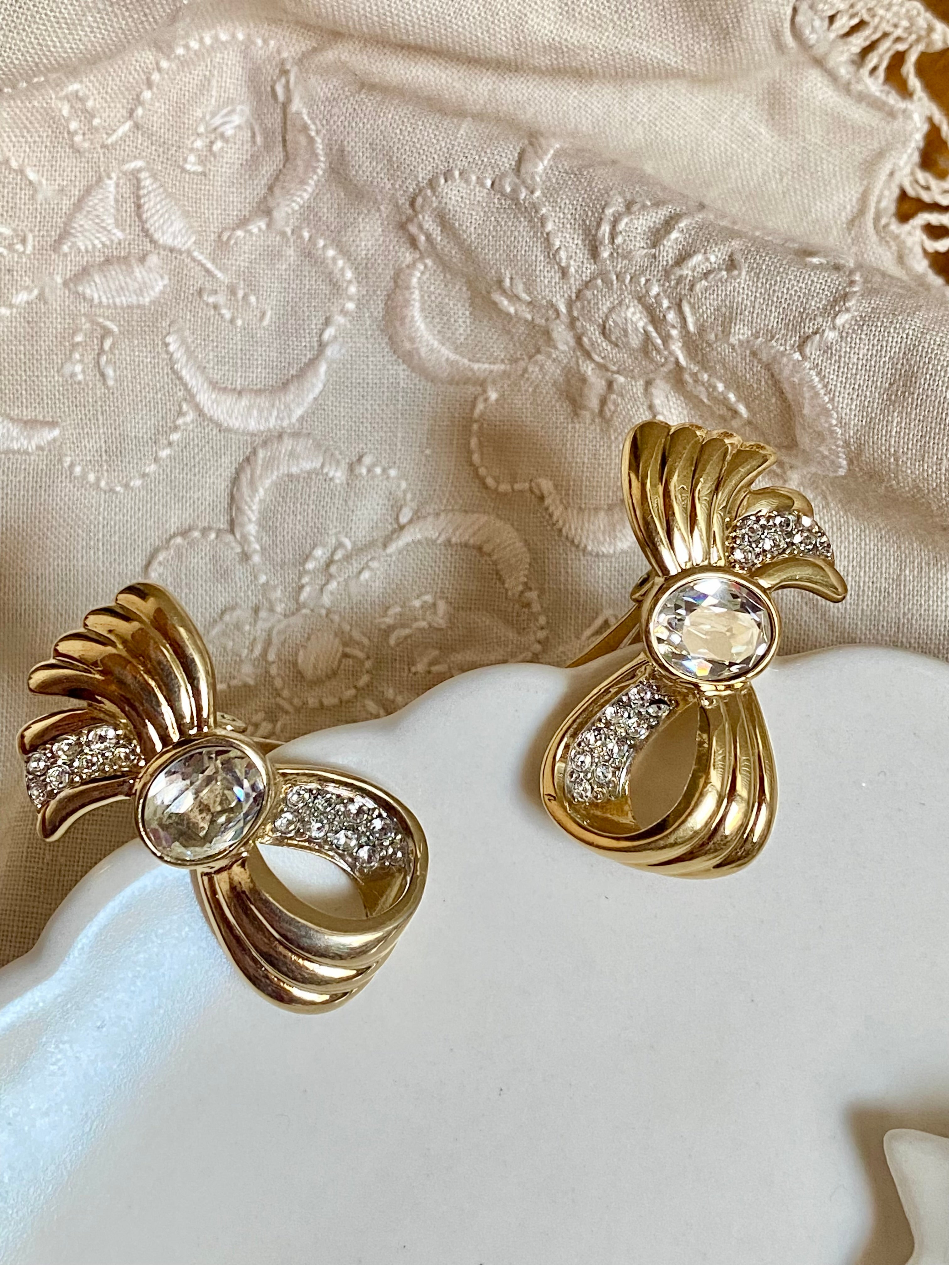 Pensiero stupendo orecchini a fiocco