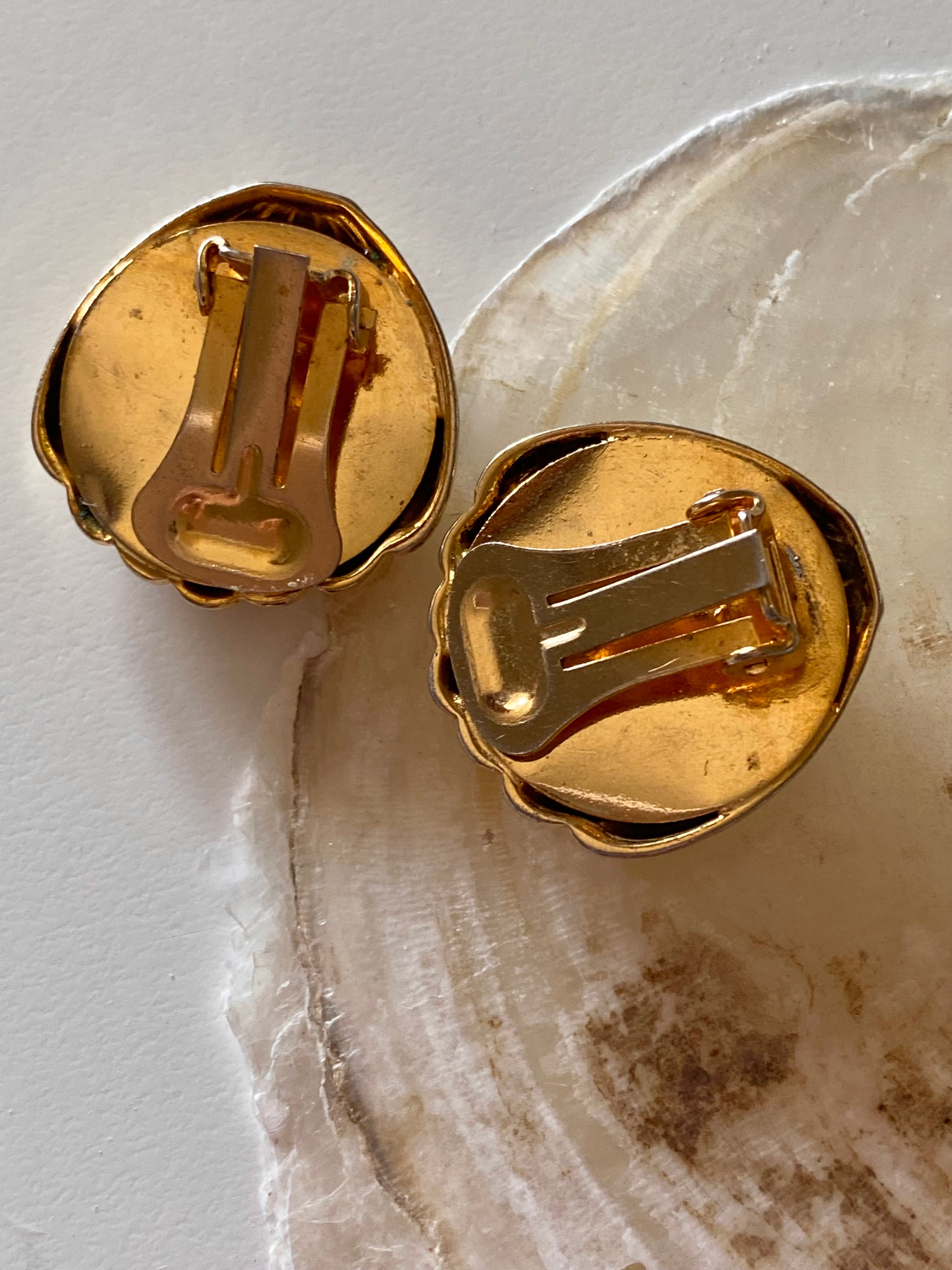 Malfi orecchini a clip a conchiglia