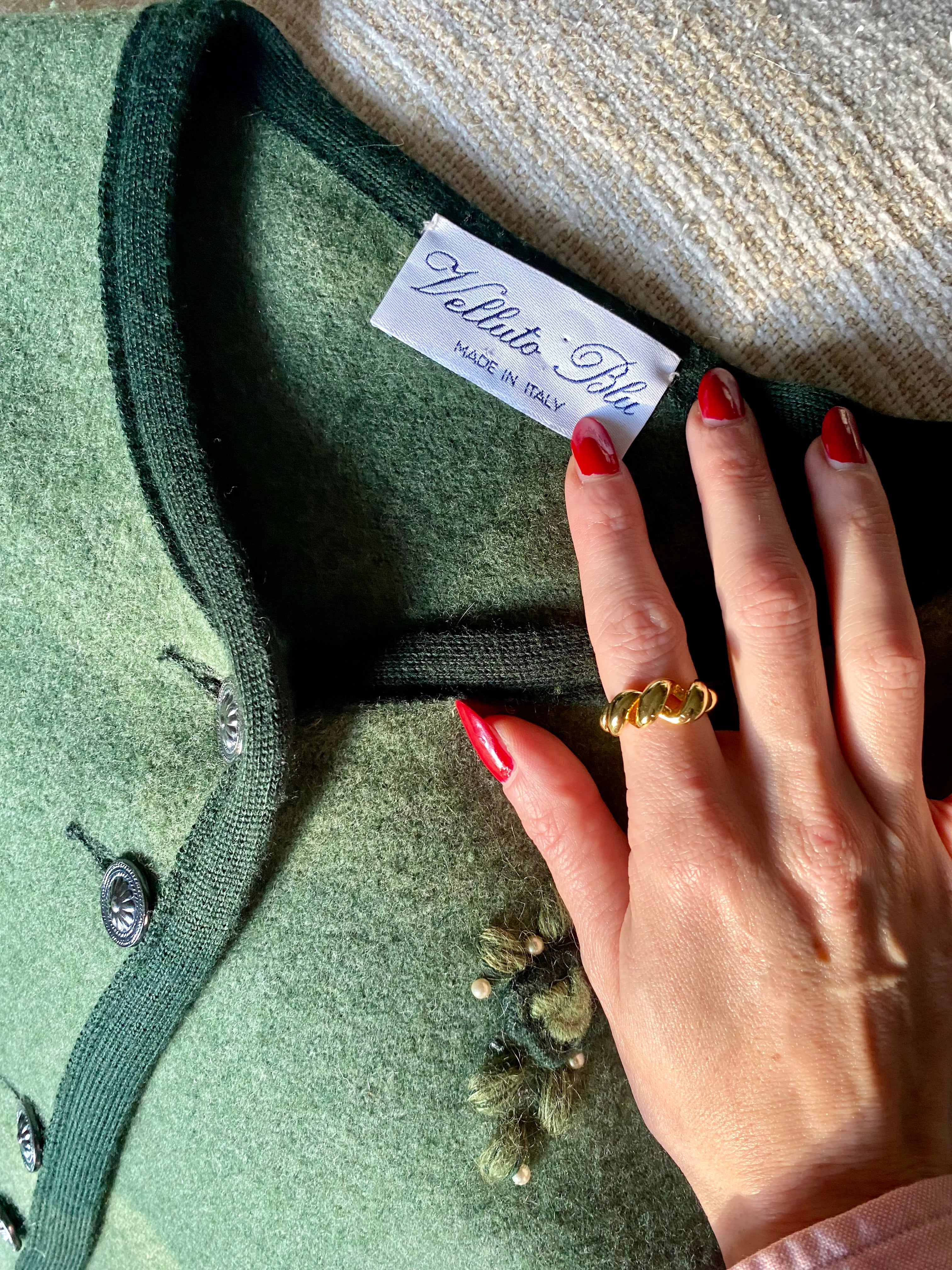 Giacca tirolese oliva con fiorellini e perline