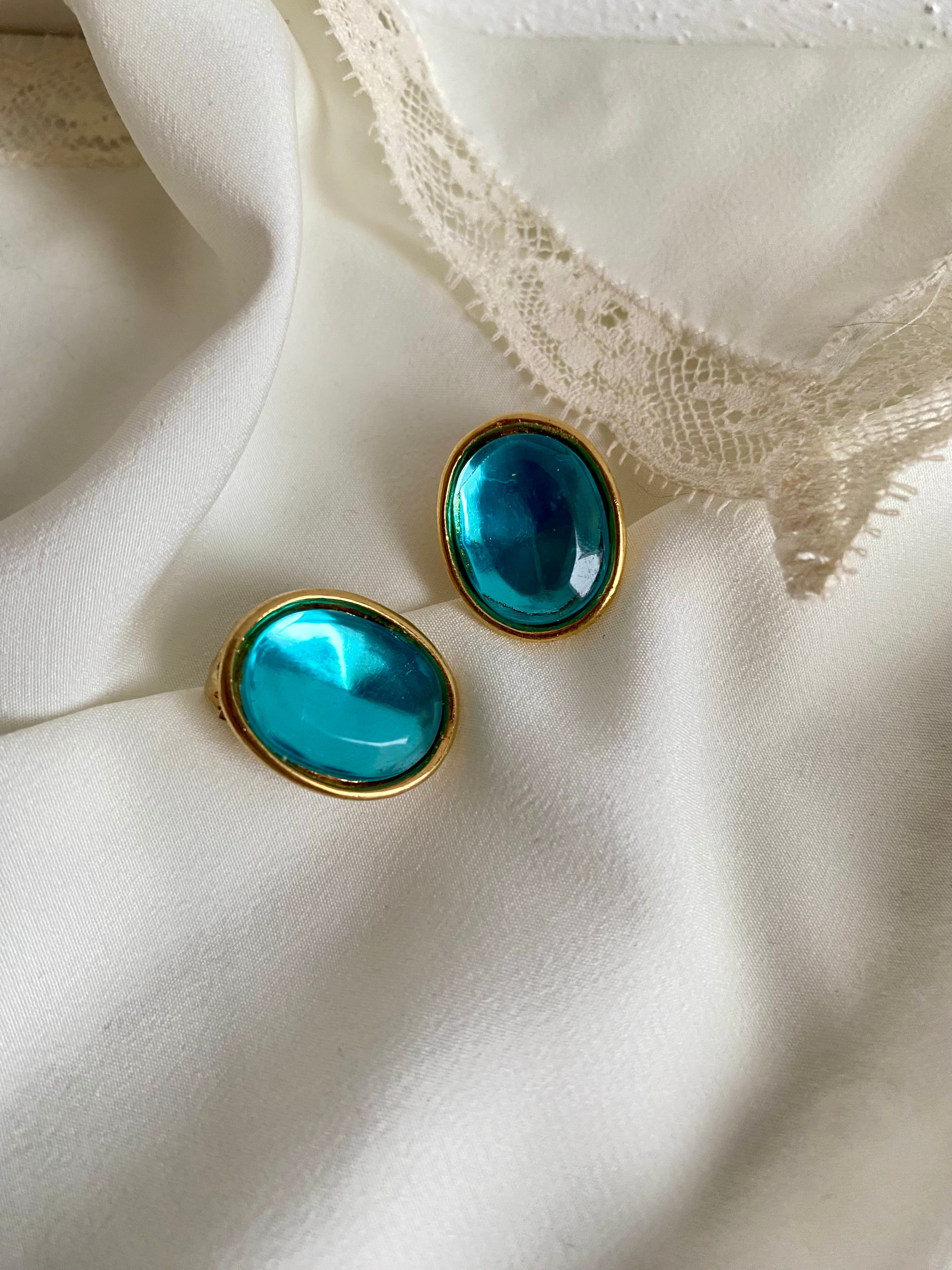 Celeste orecchini a bottone