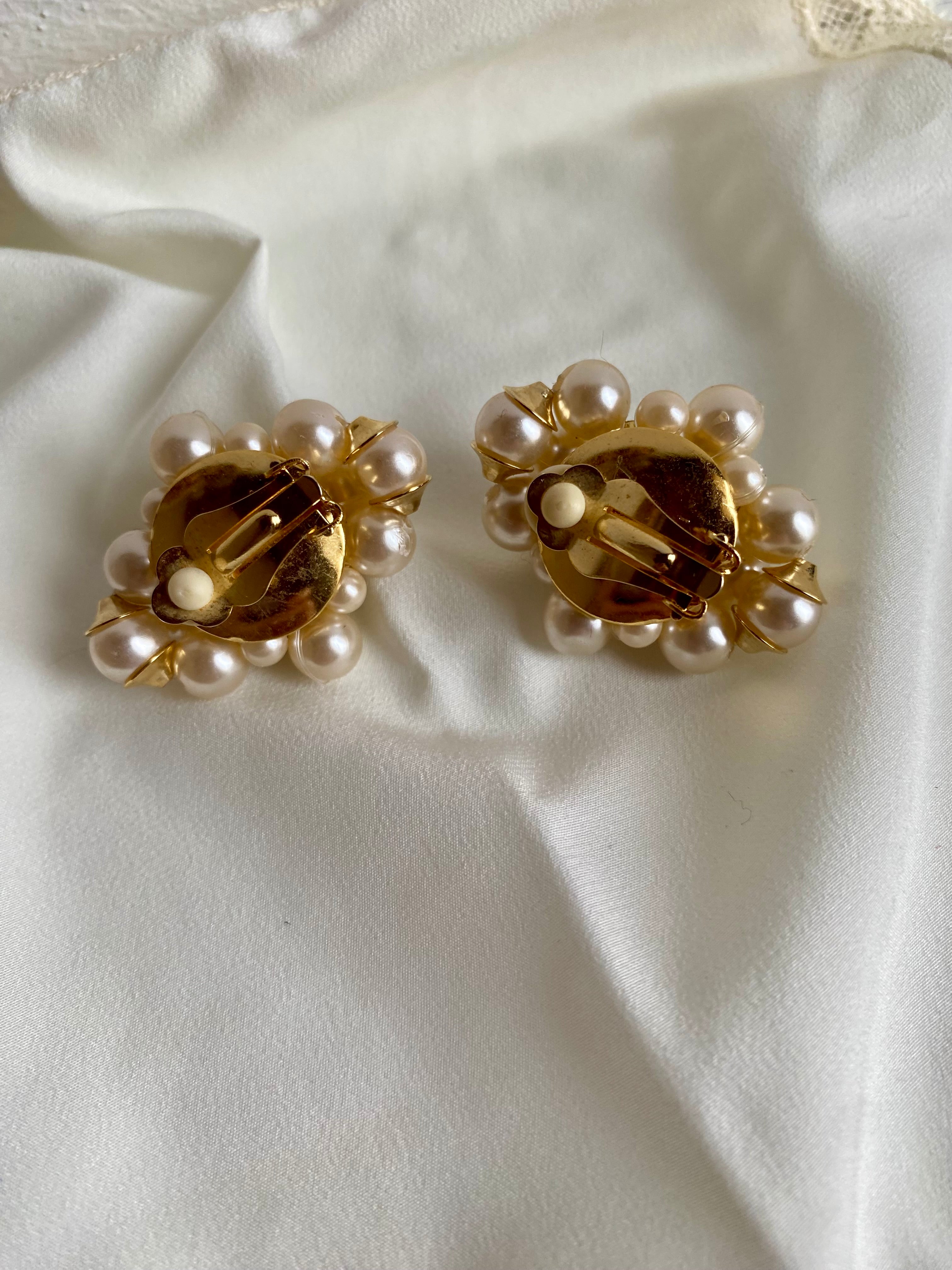 Capri orecchini a clip con perle e conchiglie