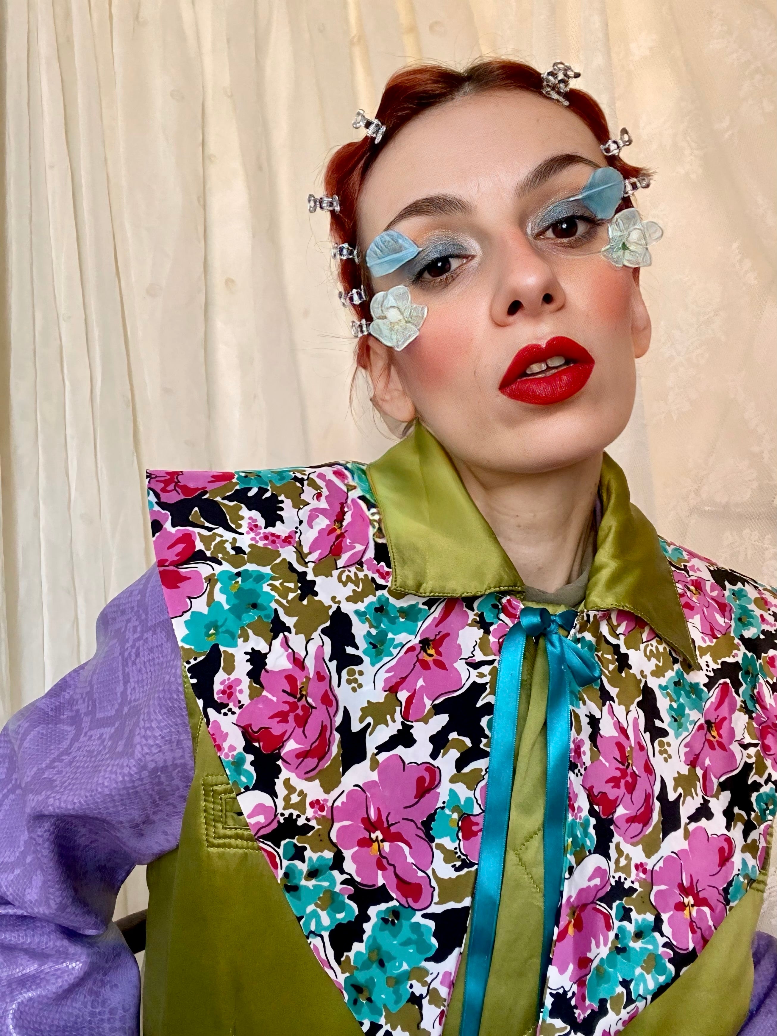 Maxi colletto alla marinara a punta floreale