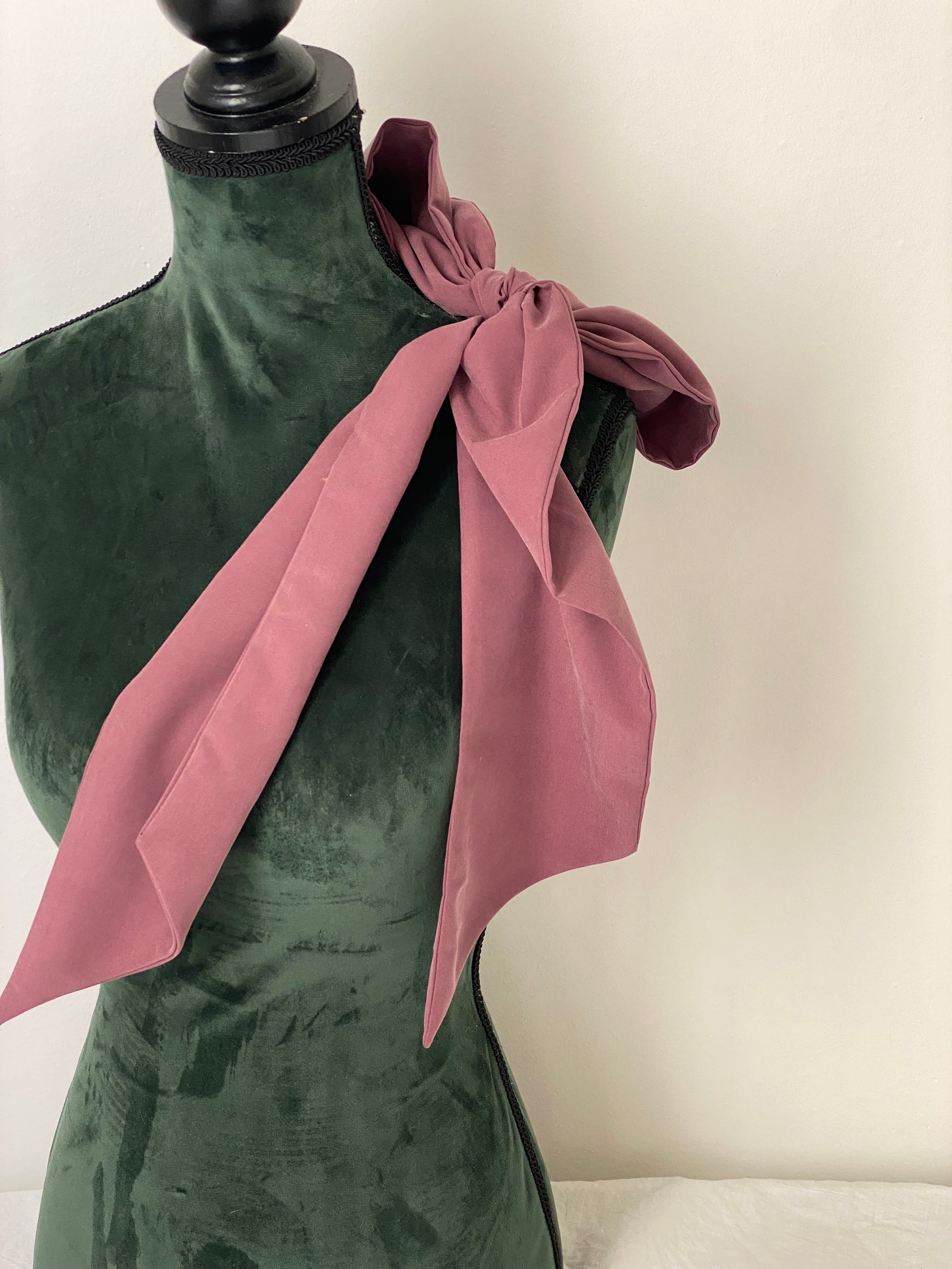 Fiocco sartoriale viola