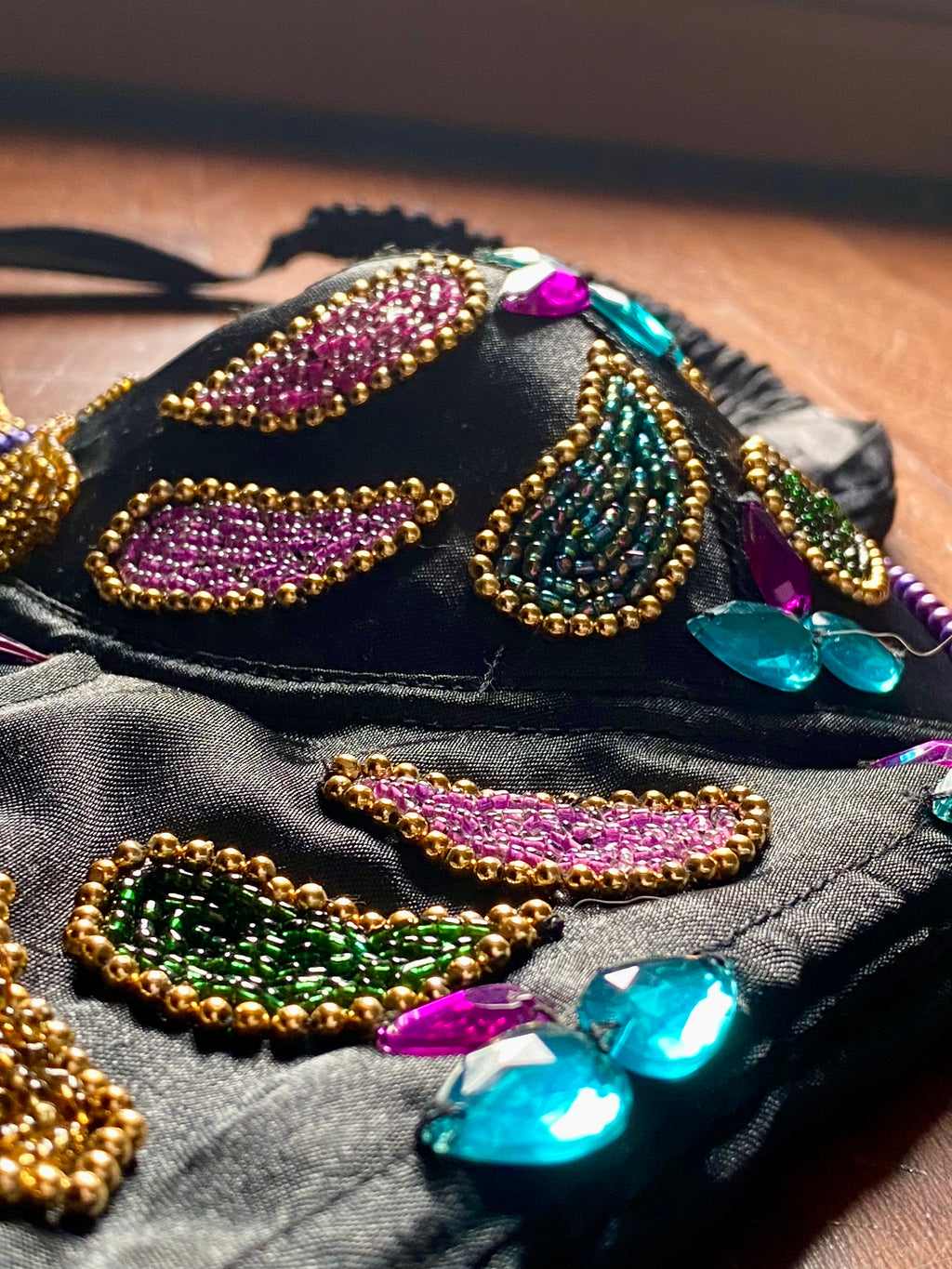 Corsetto a proiettile con pietre