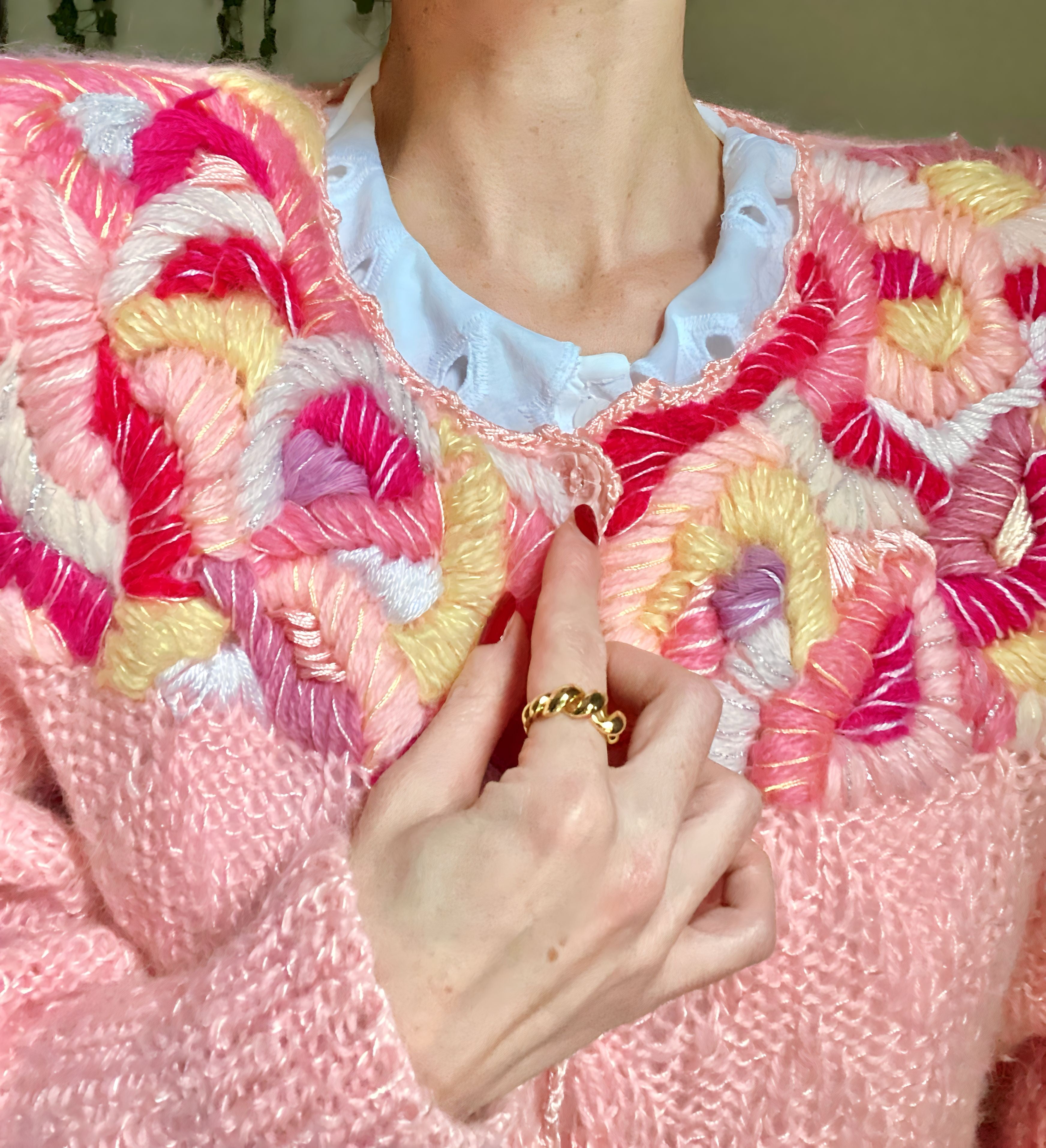 Cardigan all’uncinetto fatto a mano da bambolina