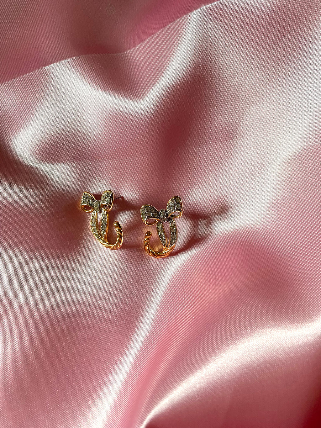 Orecchini a fiocco con strass