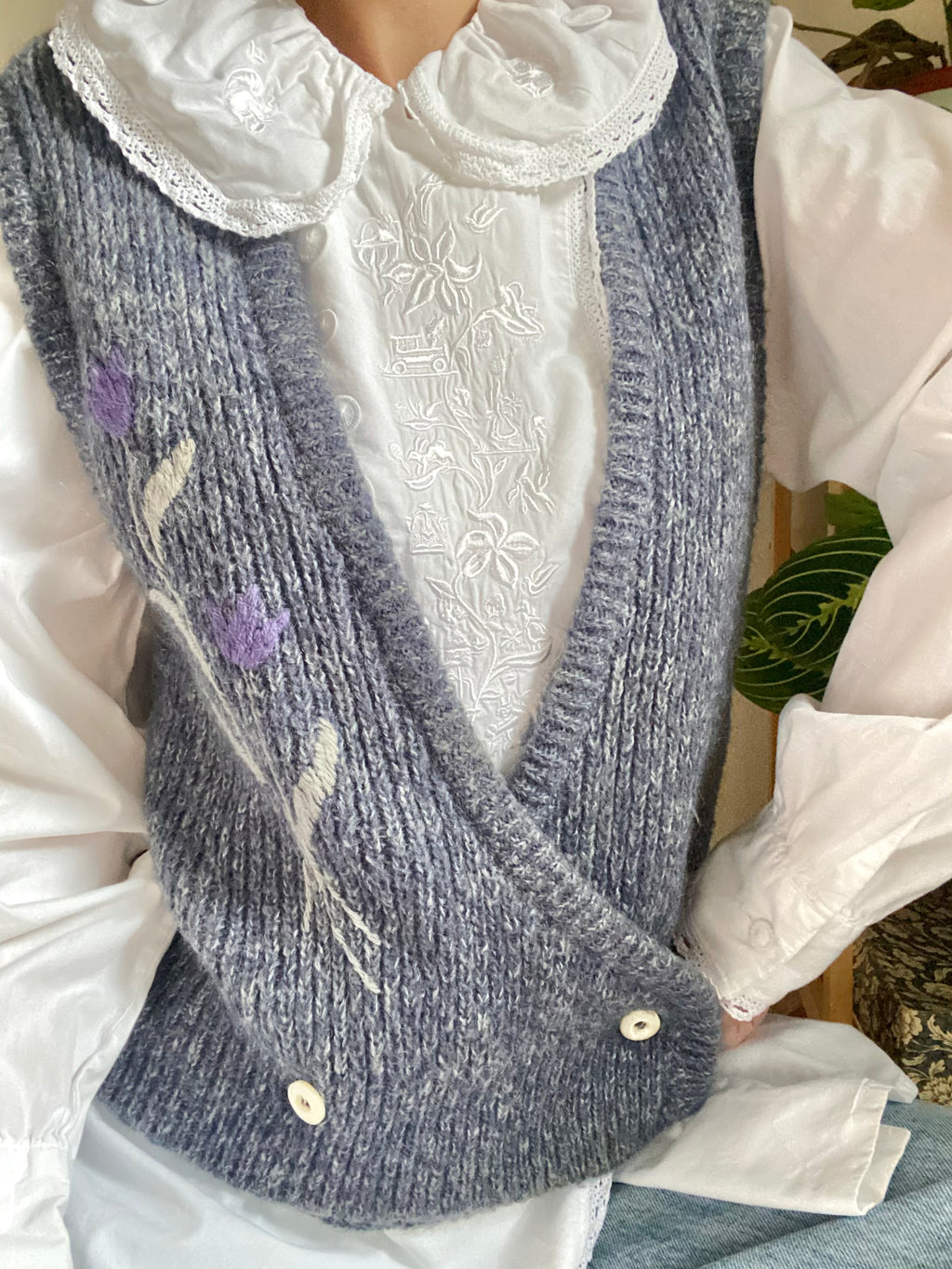 Gilet lilla con trama fiori