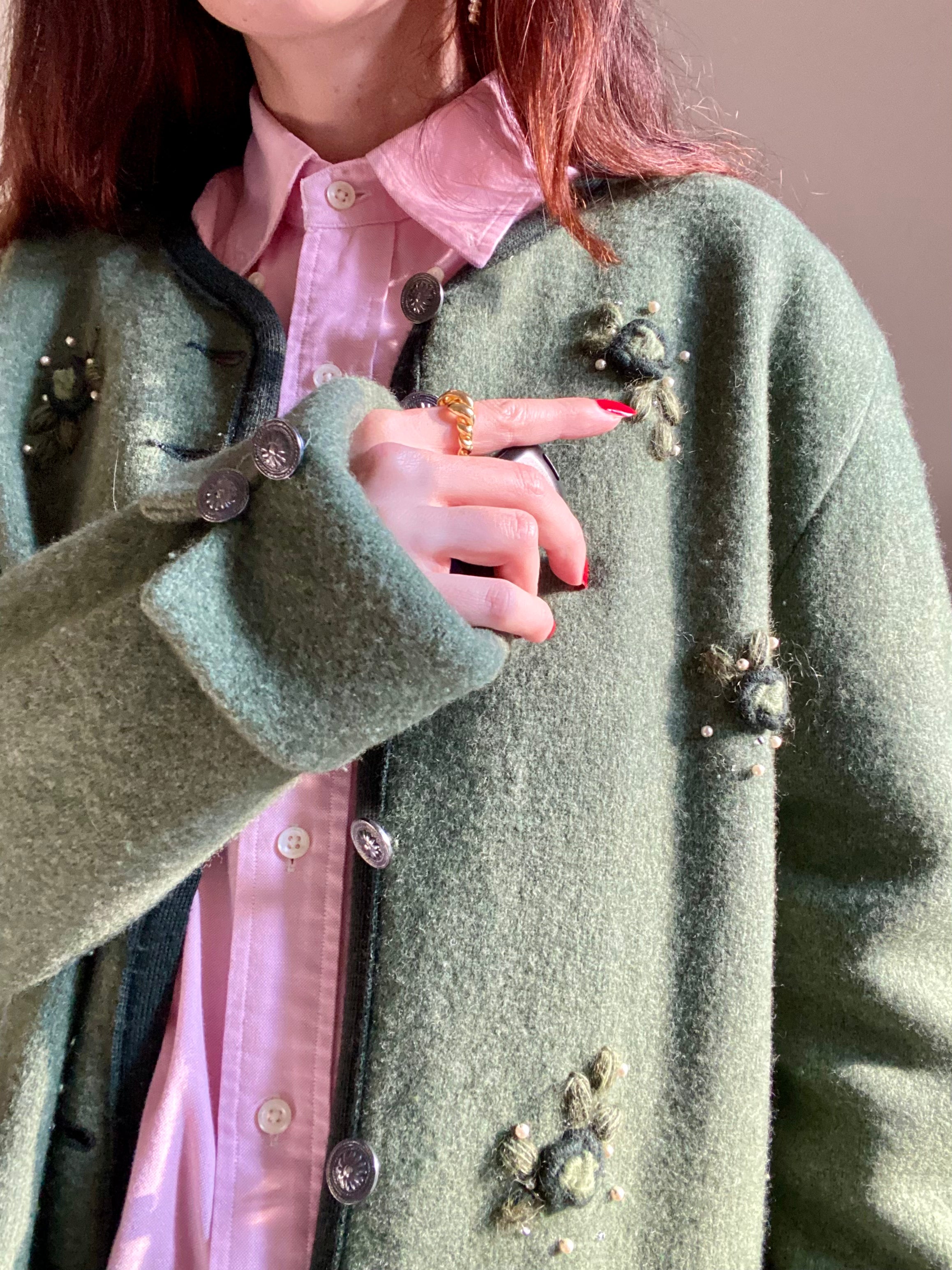 Giacca tirolese oliva con fiorellini e perline