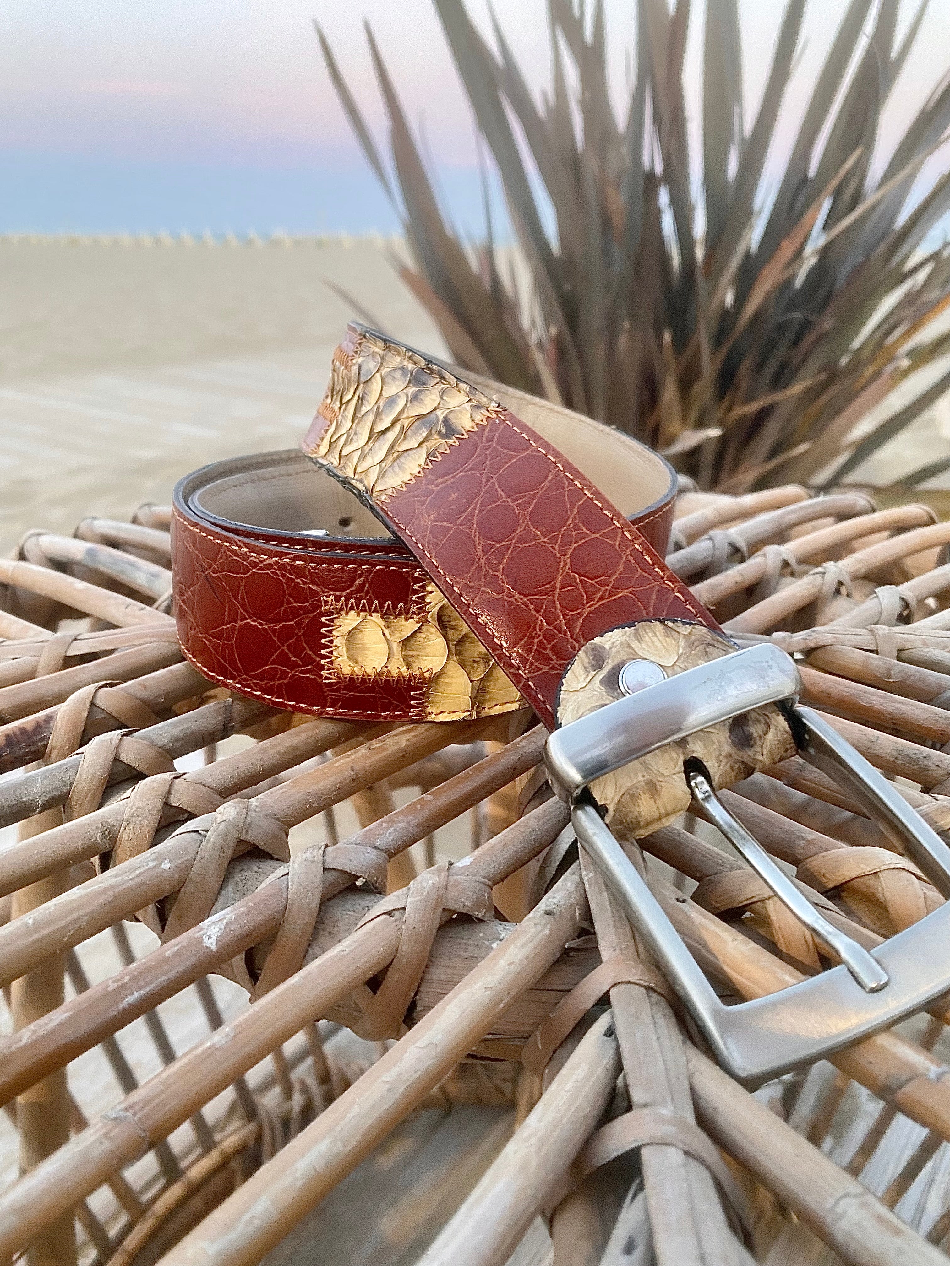 Cintura in vera pelle con dettagli pitonati