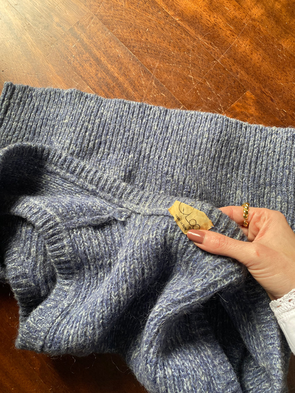 Gilet lilla con trama fiori