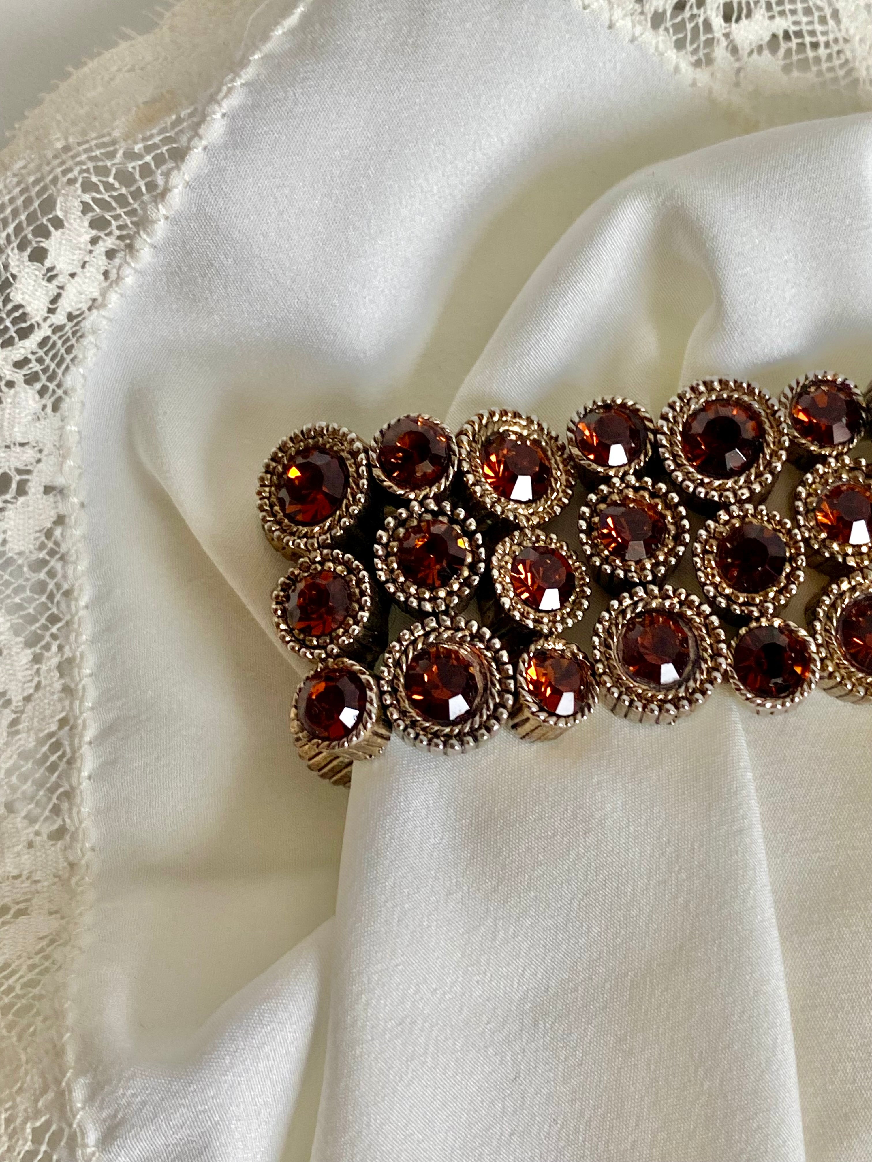 Bracciale con pietre