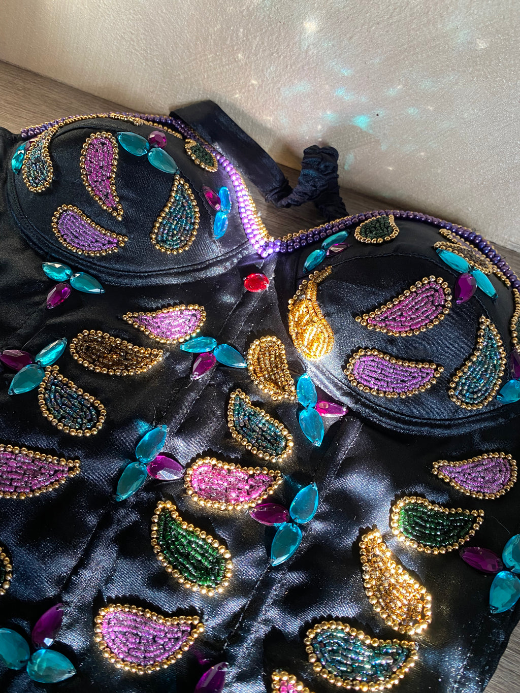 Corsetto a proiettile con pietre