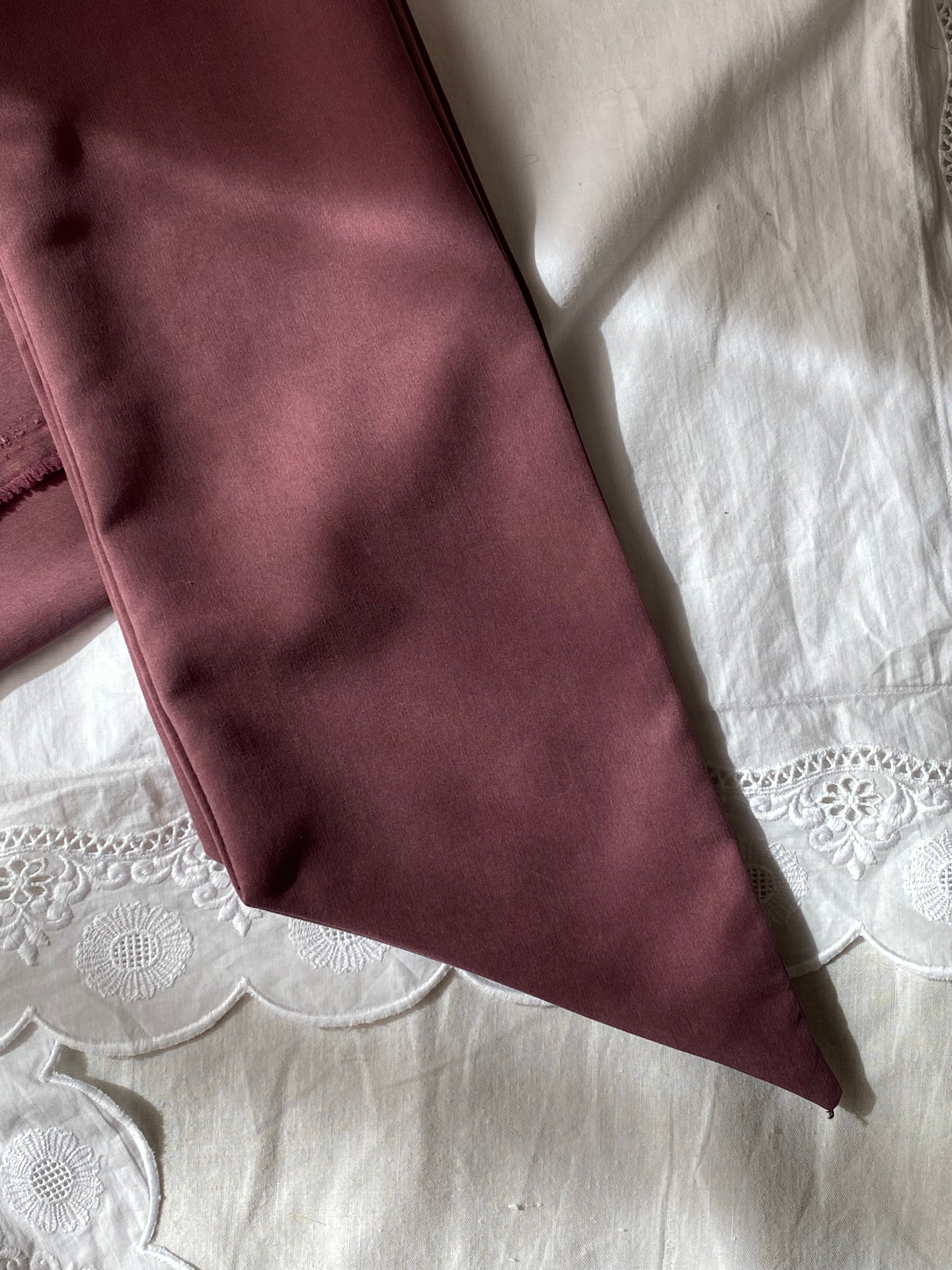 Fiocco sartoriale viola