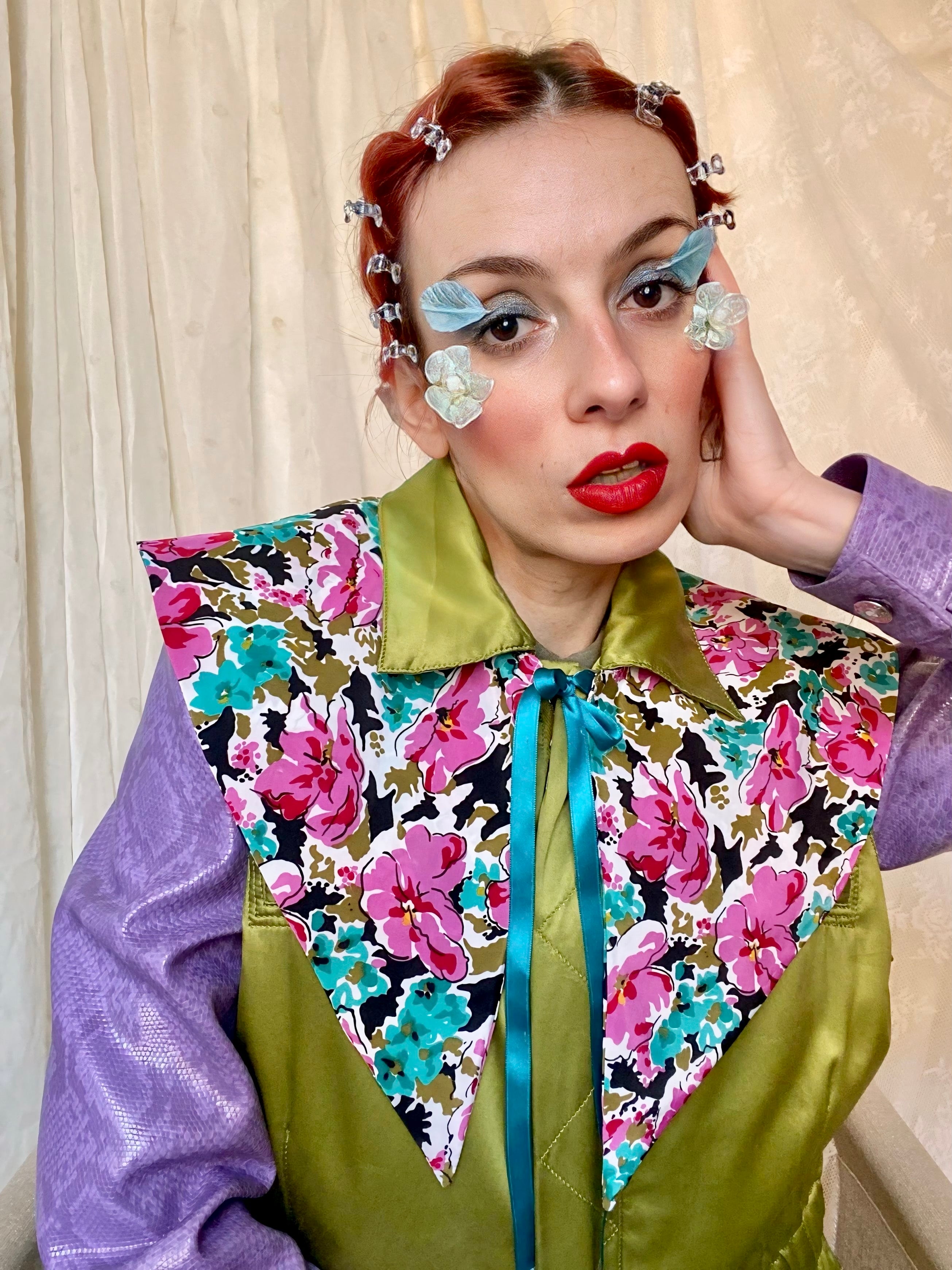 Maxi colletto alla marinara a punta floreale