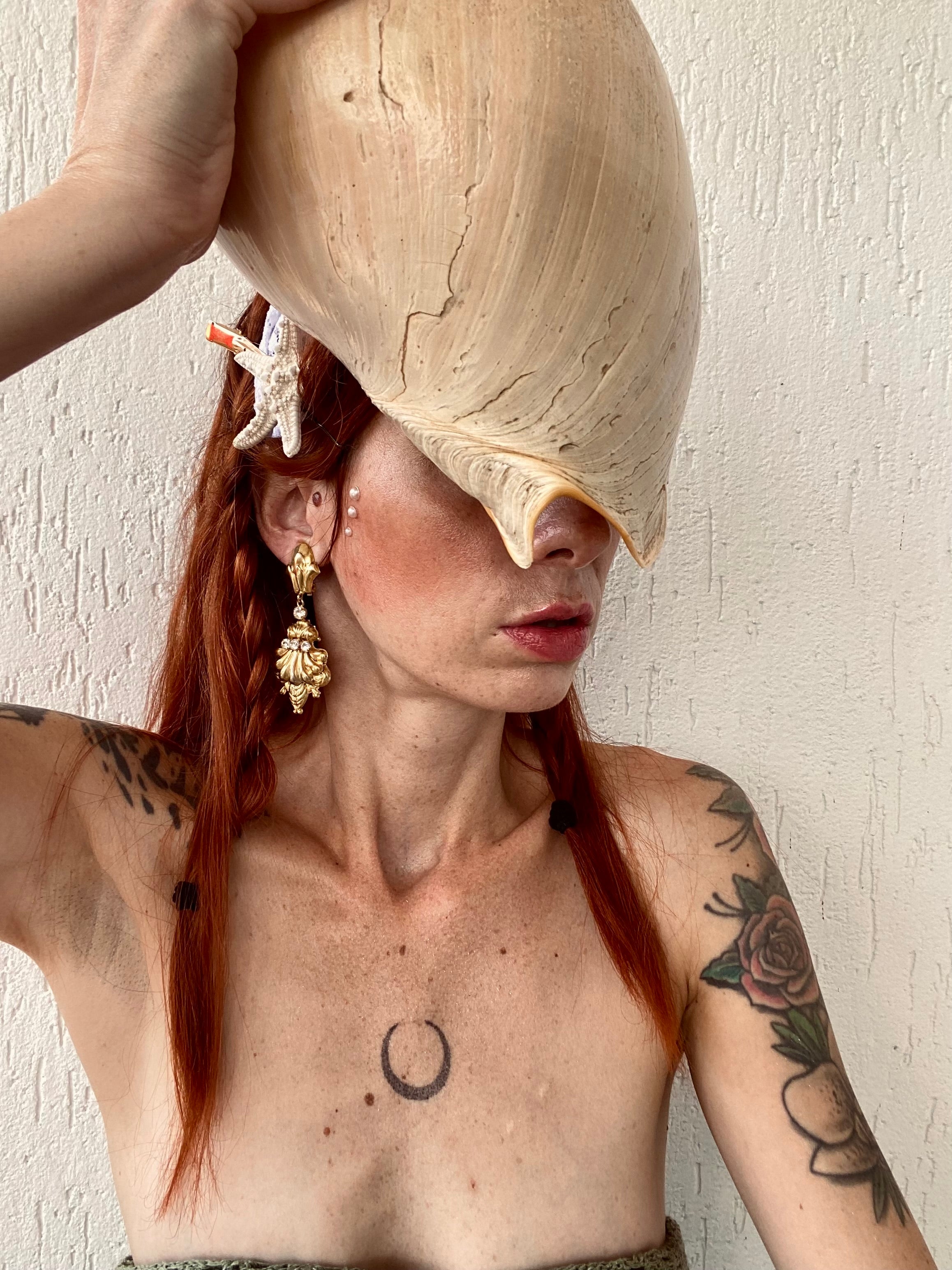 Anfitrite orecchini pendenti a conchiglia