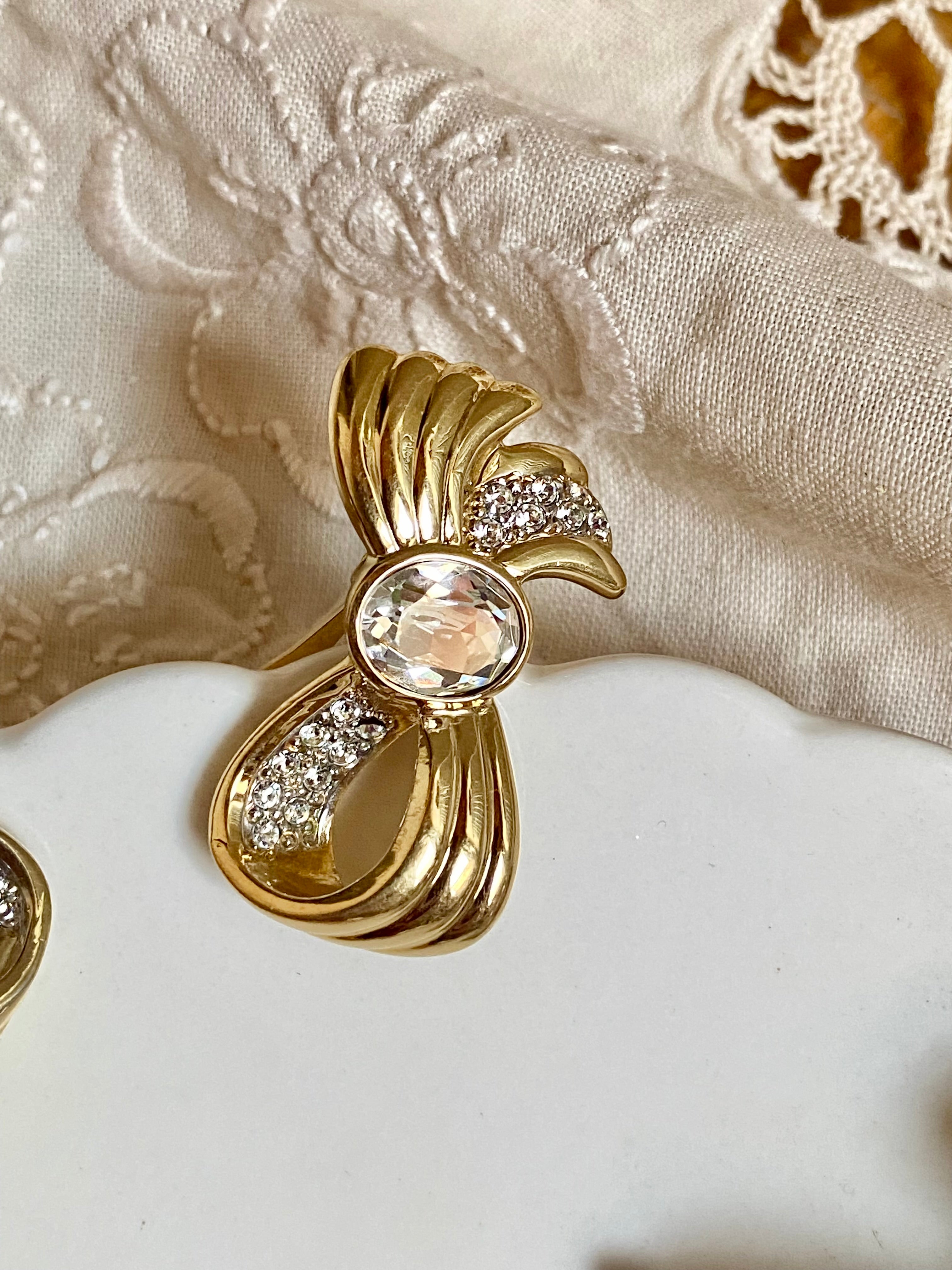 Pensiero stupendo orecchini a fiocco