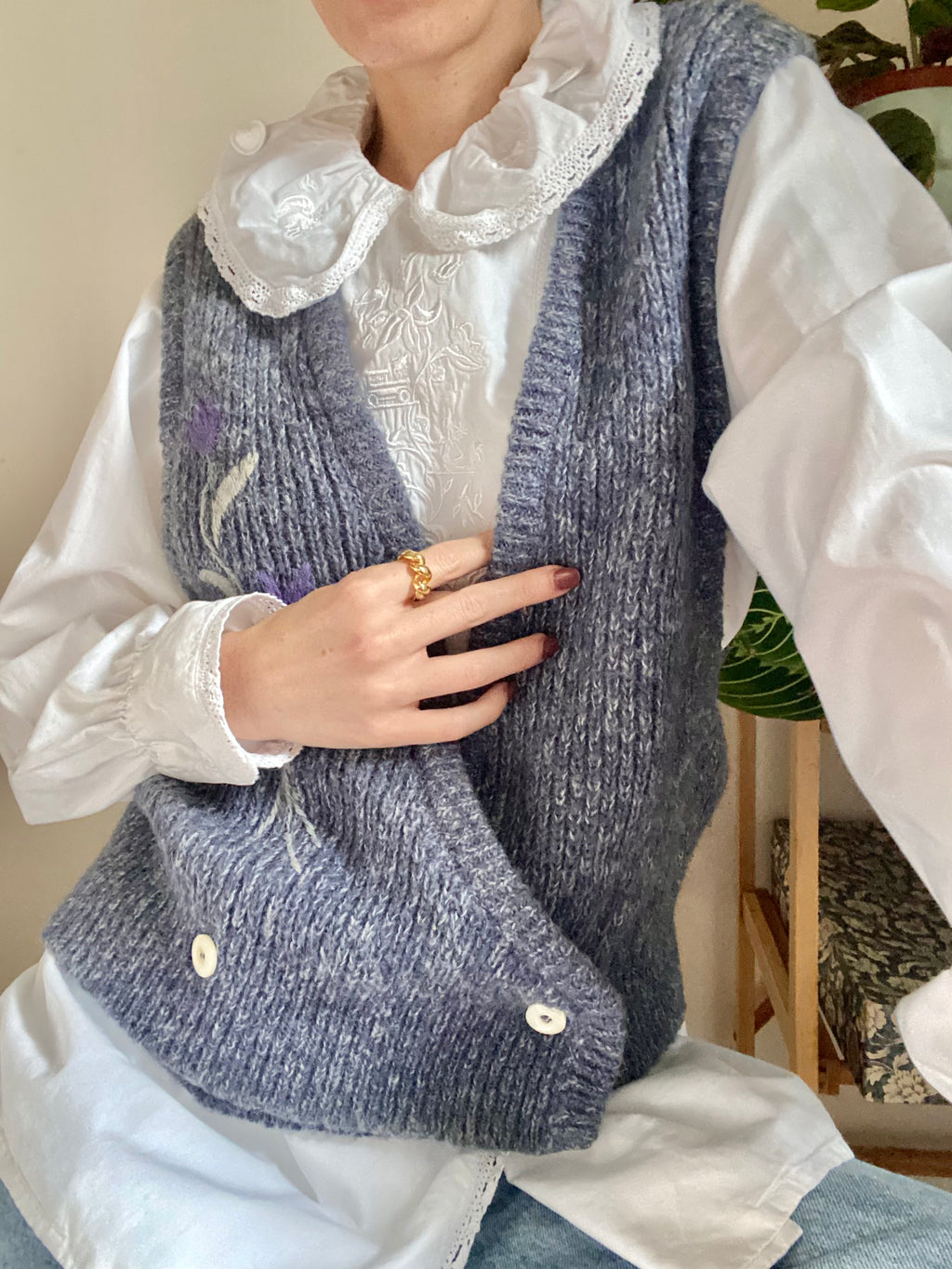 Gilet lilla con trama fiori