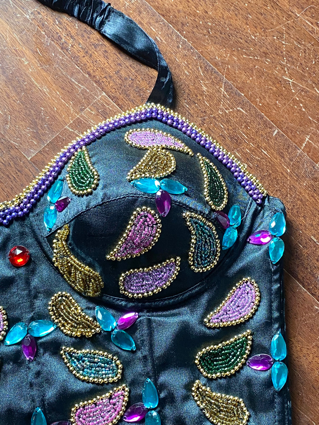 Corsetto a proiettile con pietre