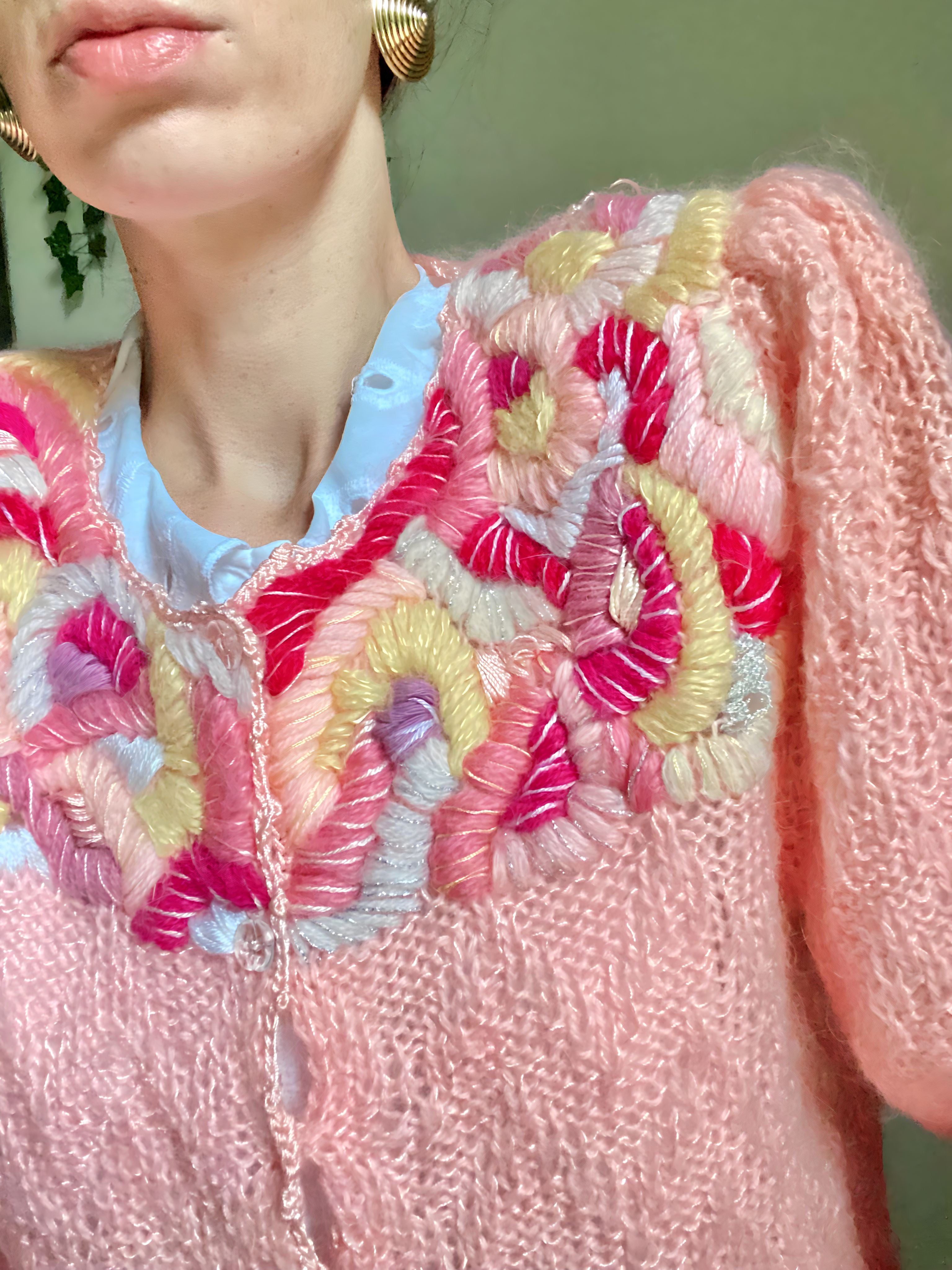 Cardigan all’uncinetto fatto a mano da bambolina