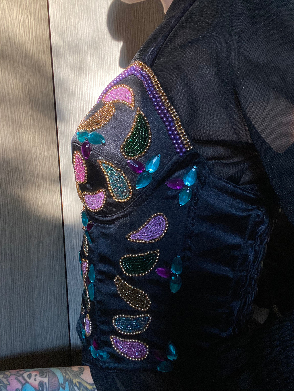 Corsetto a proiettile con pietre