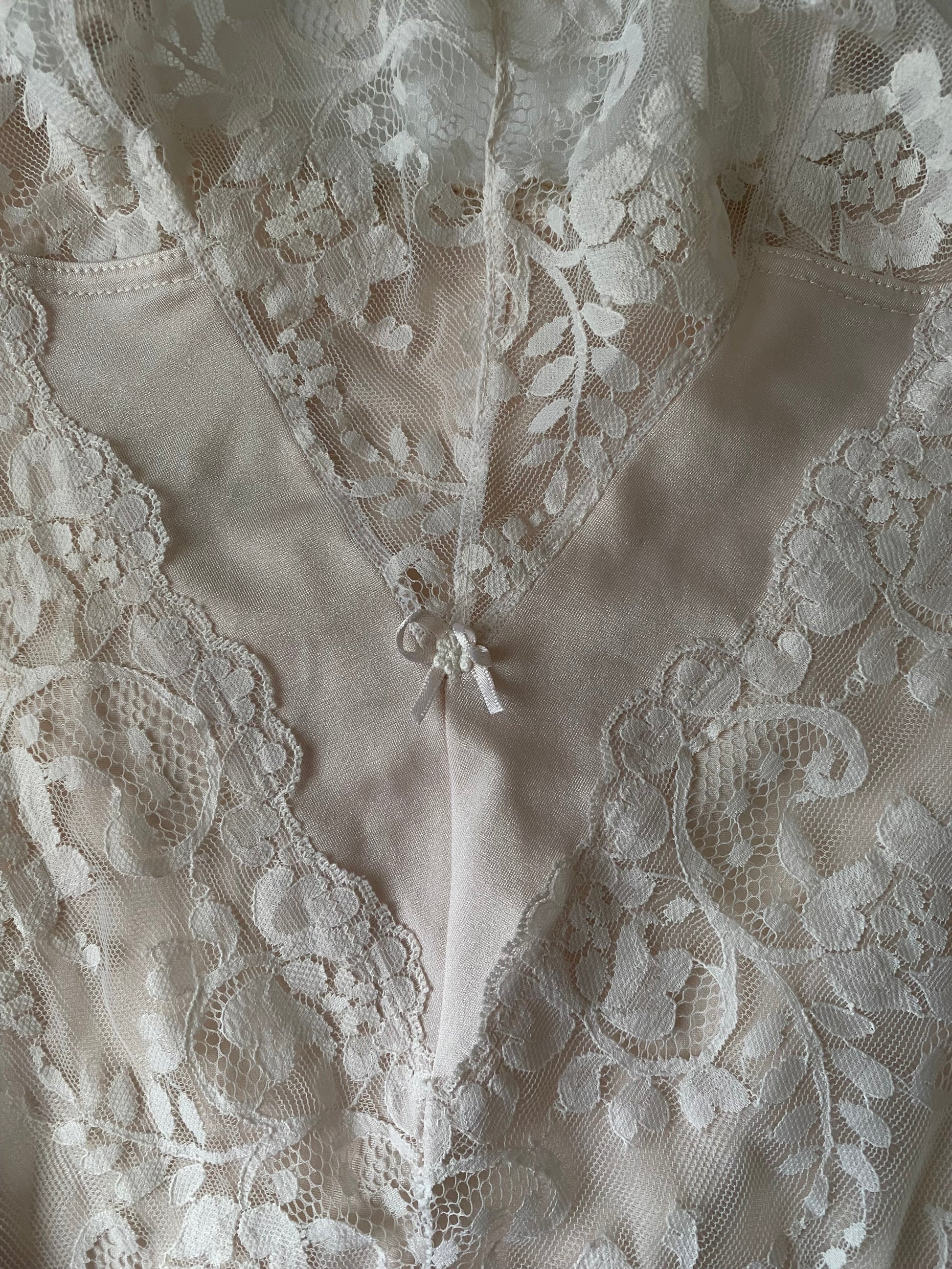 Body in pizzo delicato