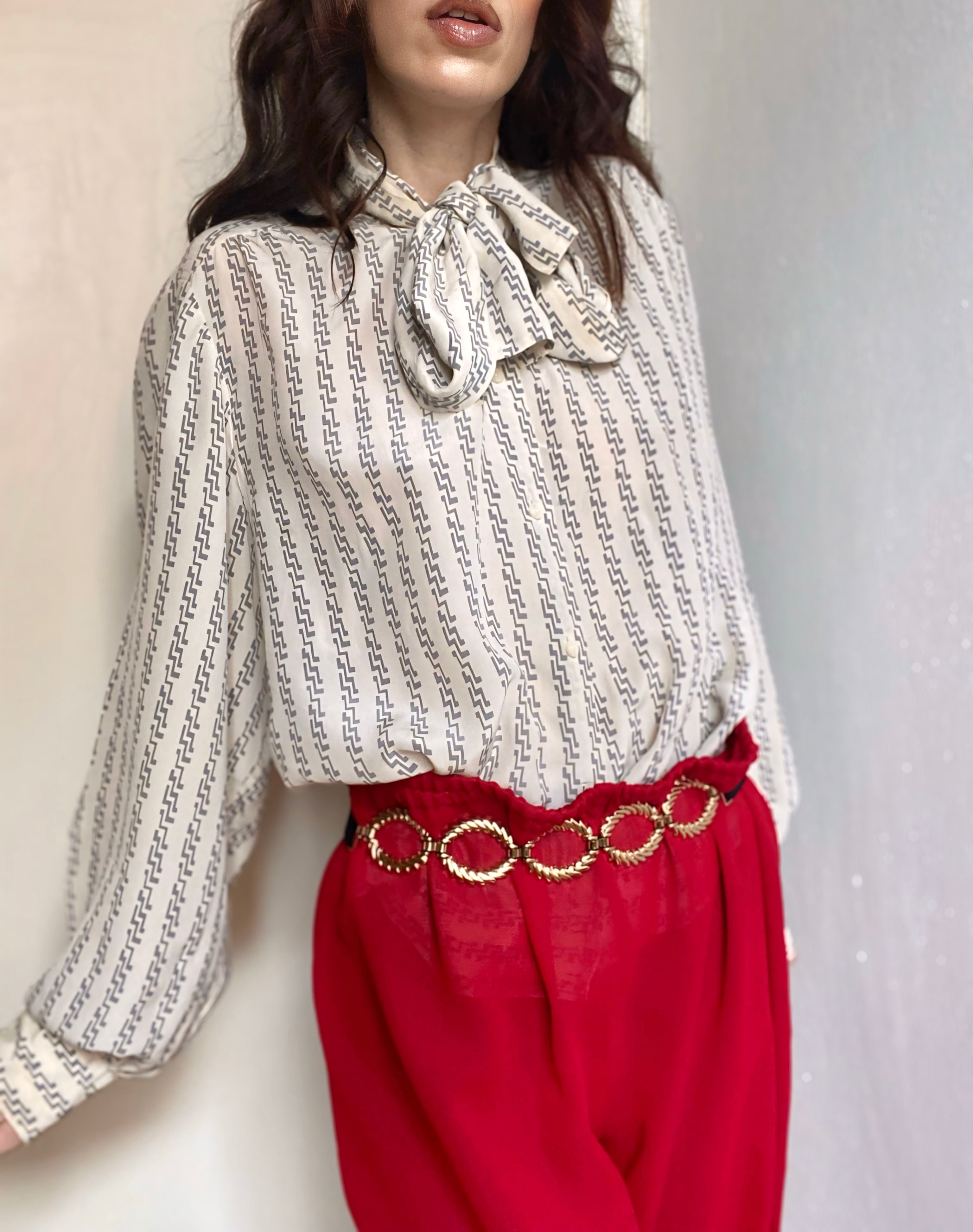 Chemise jabot ajustée années 70