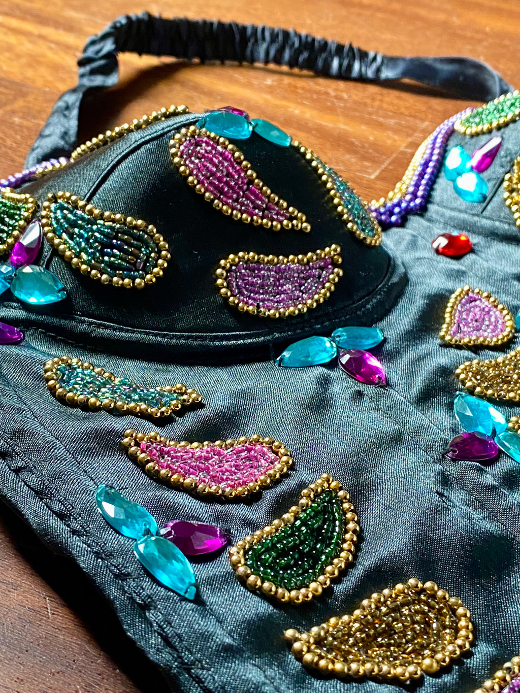 Corsetto a proiettile con pietre