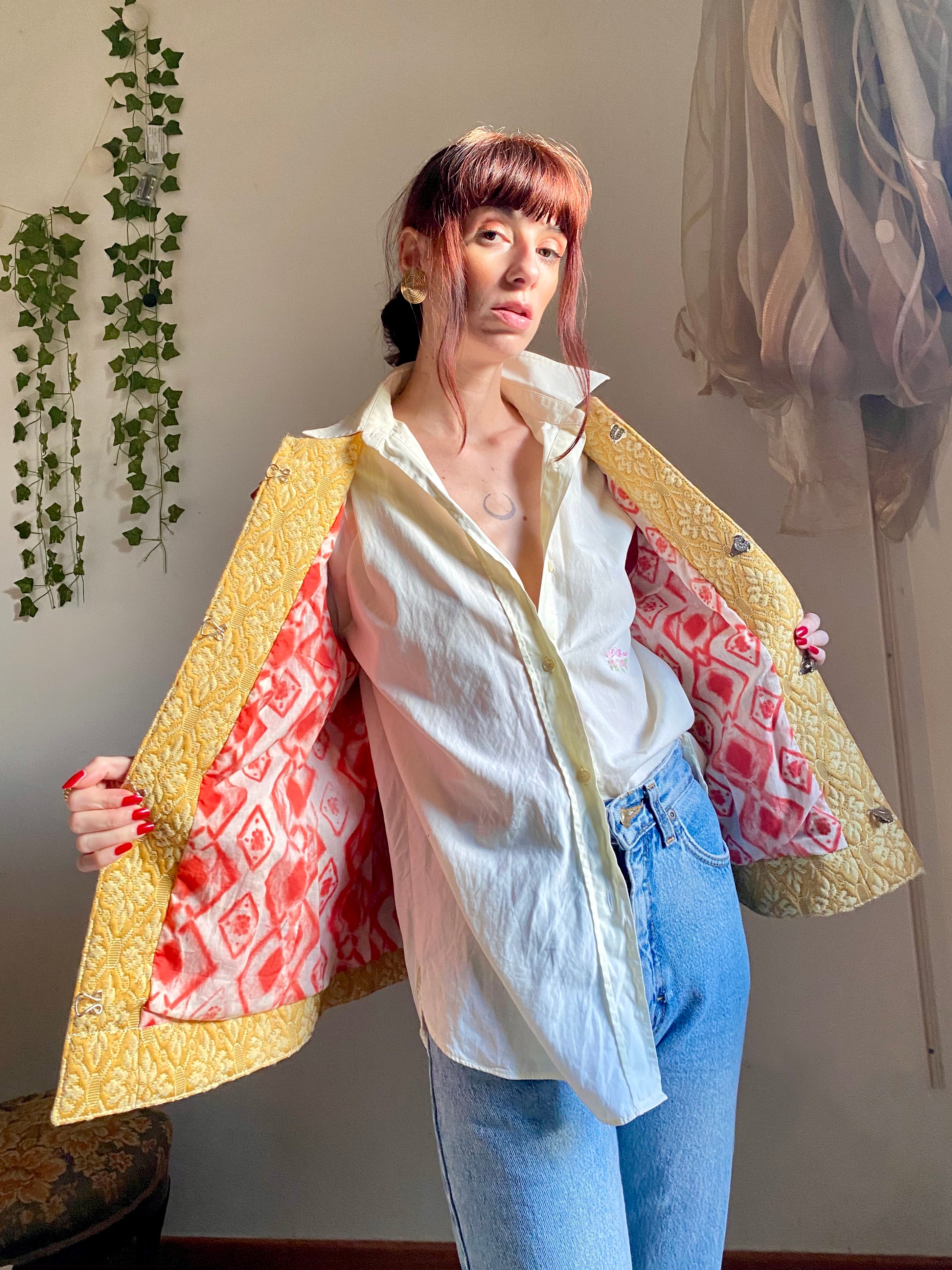 Gilet in vera pelle con pietre e borchie