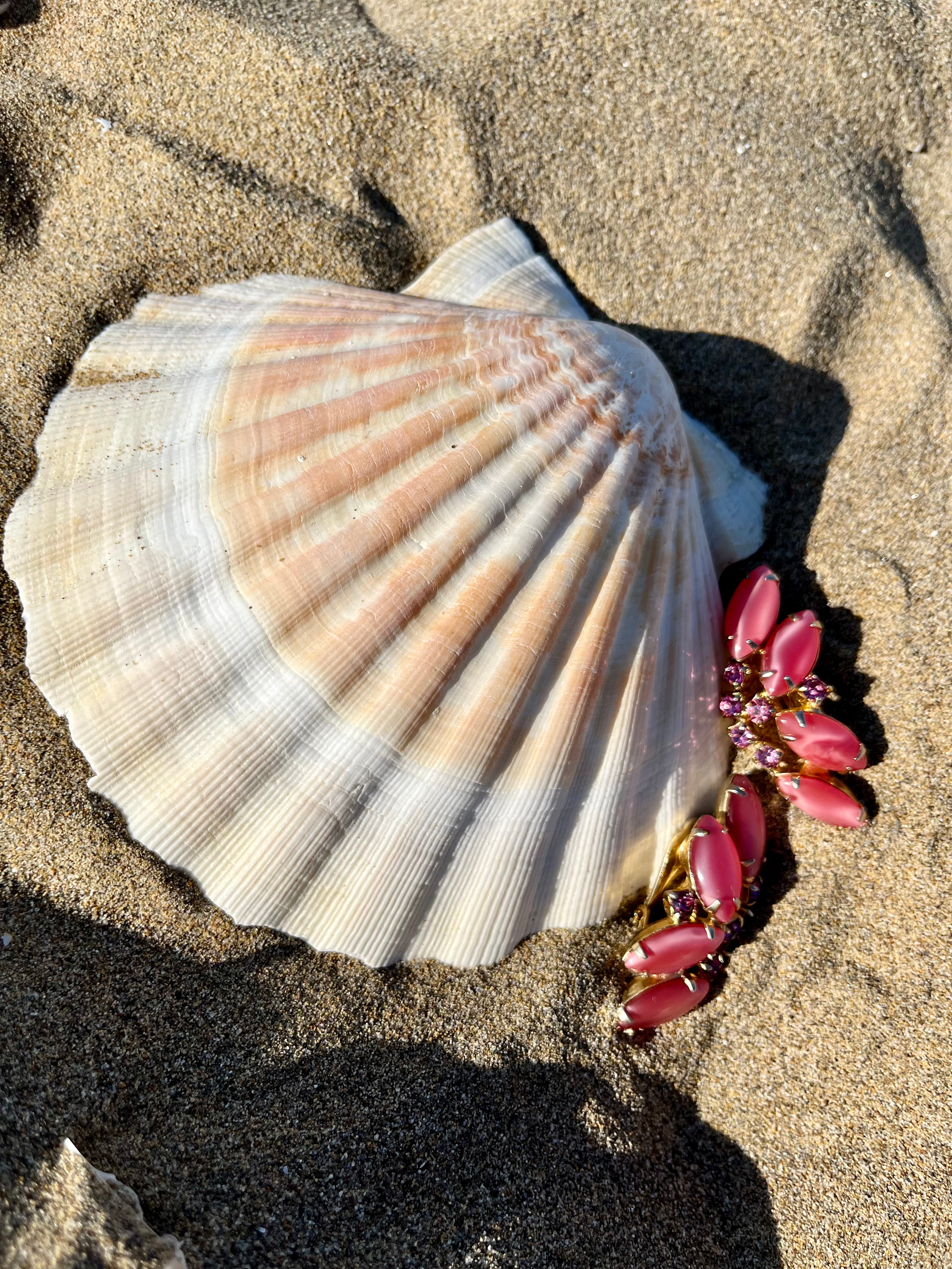 Boucles d'oreilles roses des années 80 avec strass