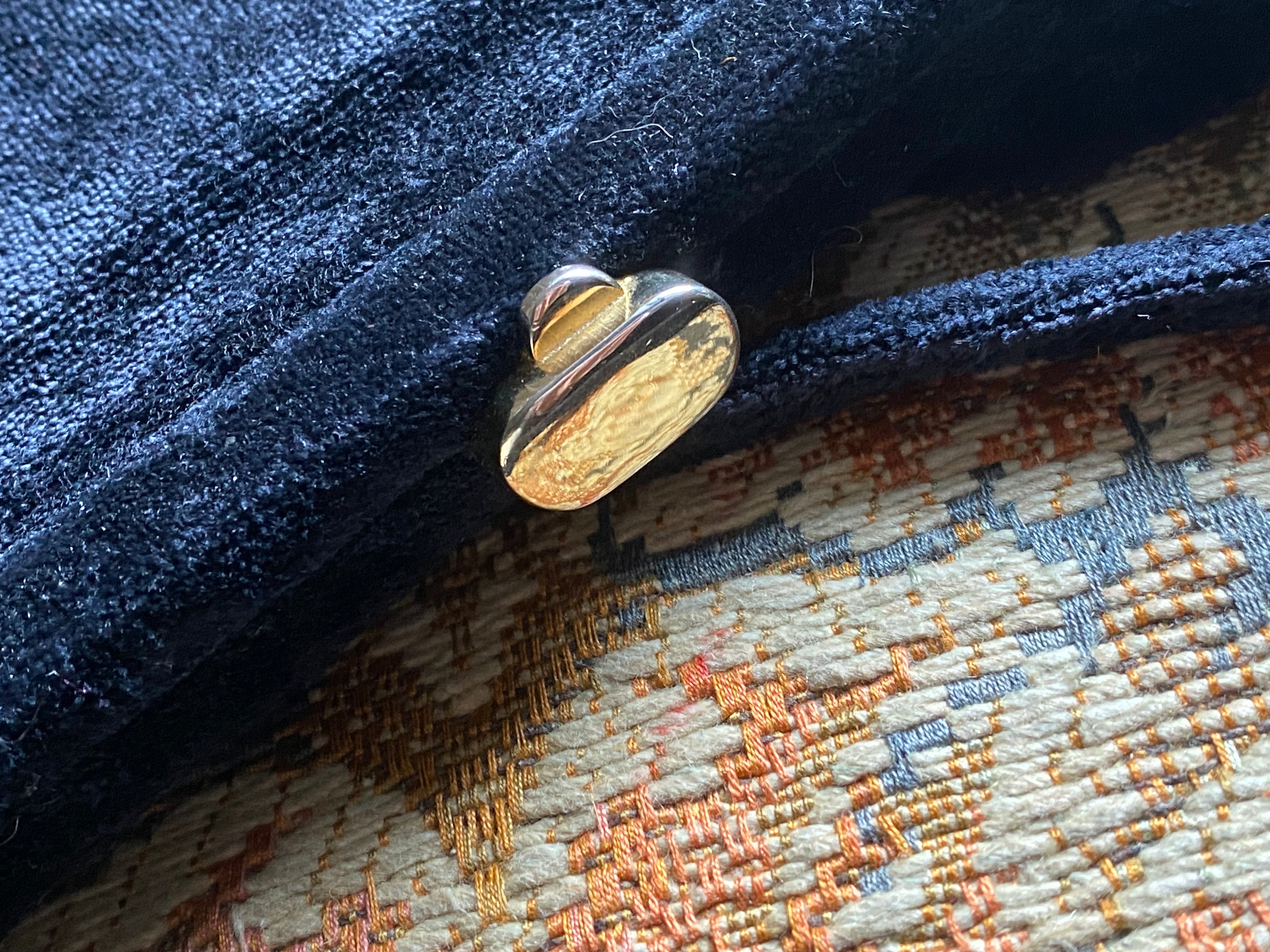 Borsetta in velluto asimmetrica