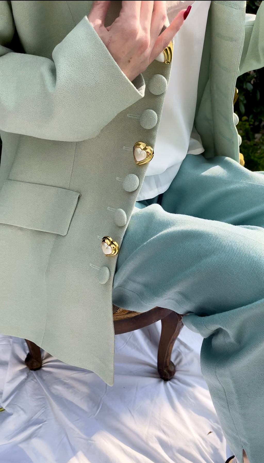 Blazer pastello con bottoni estetici