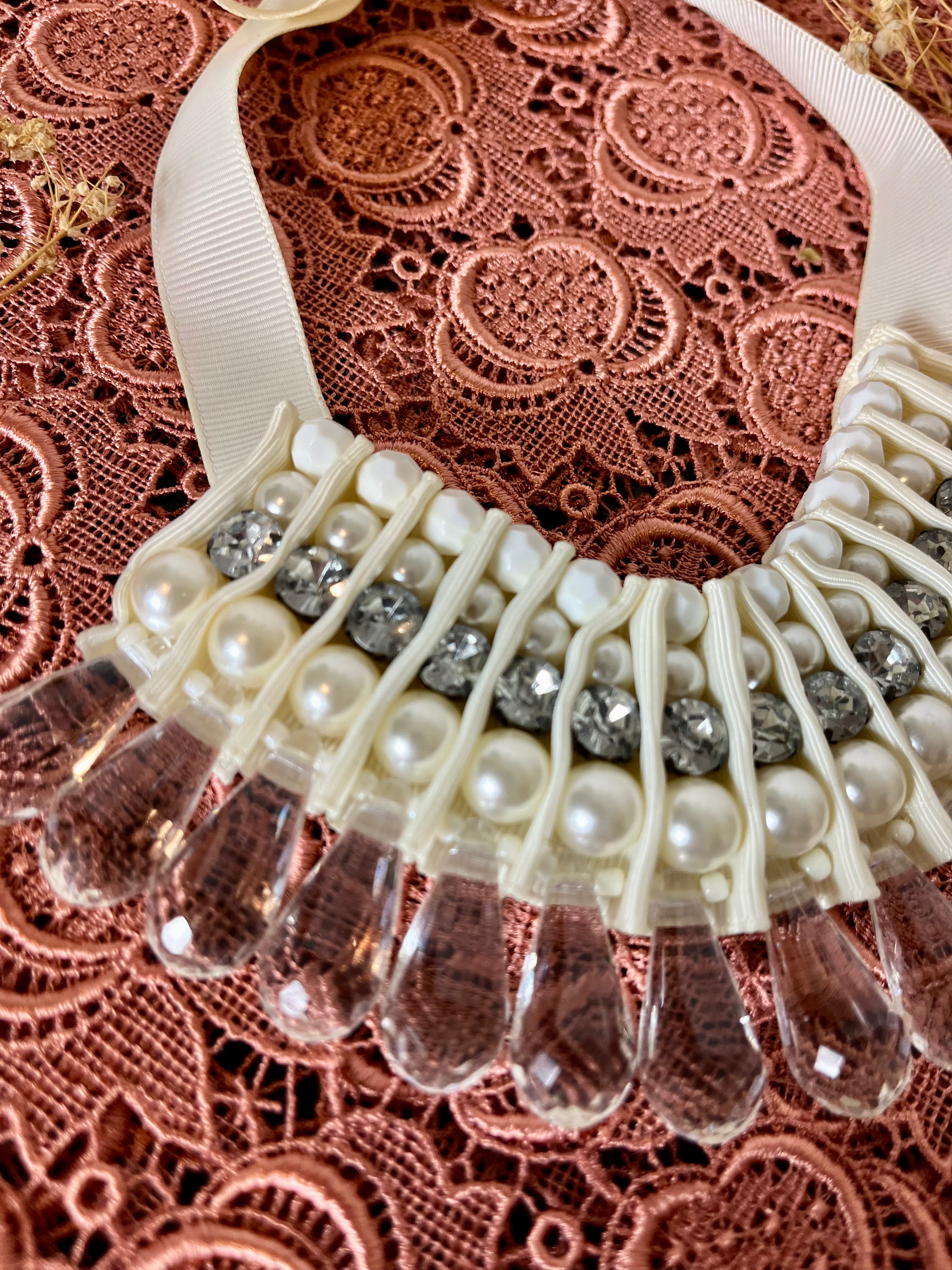 Colletto girocollo a collana in perle