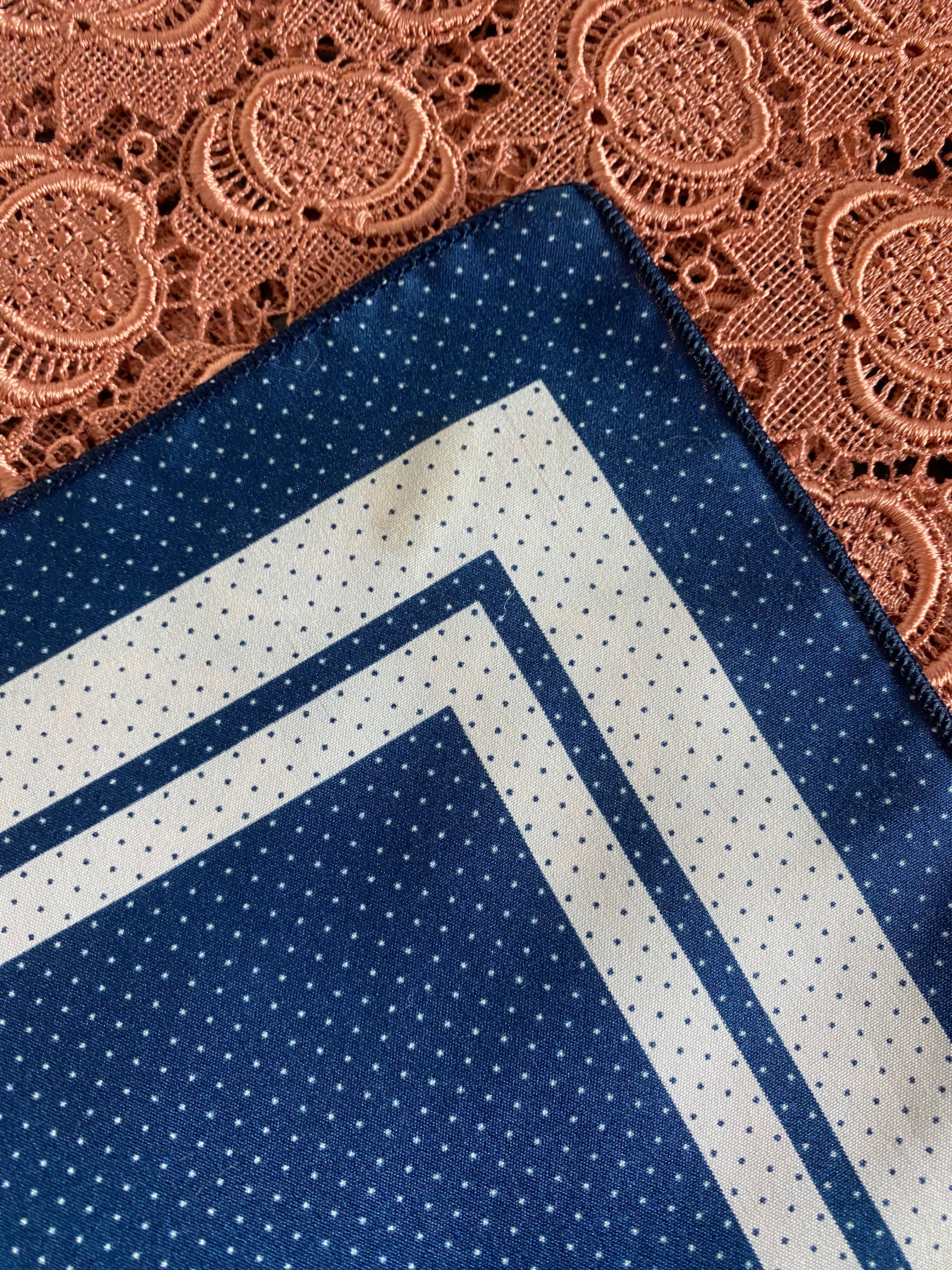 Fazzoletto in seta a pois