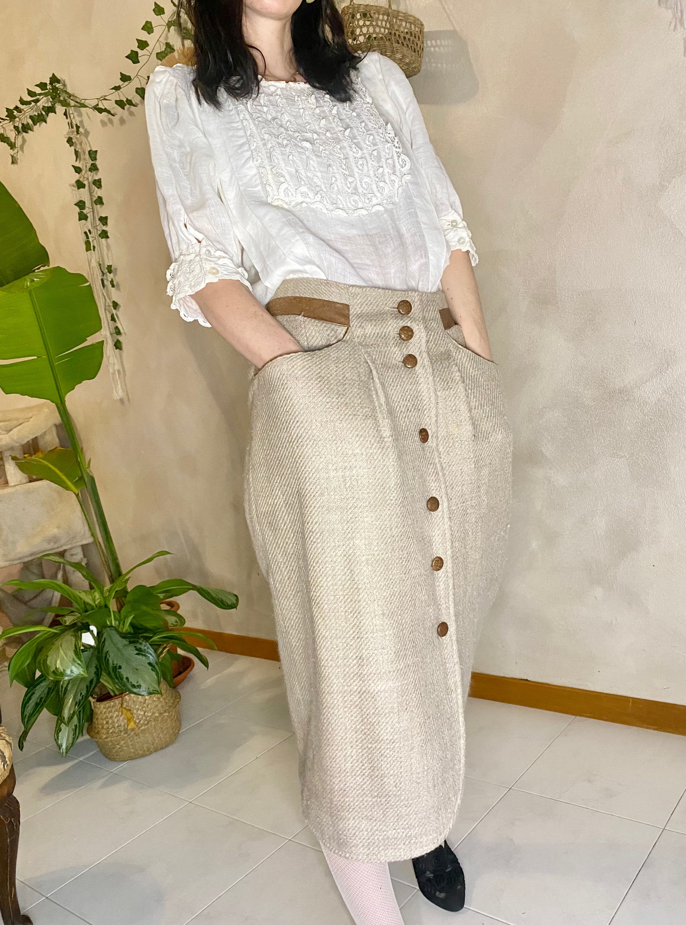 Gonna midi a matita in Lana con bottoni a contrasto