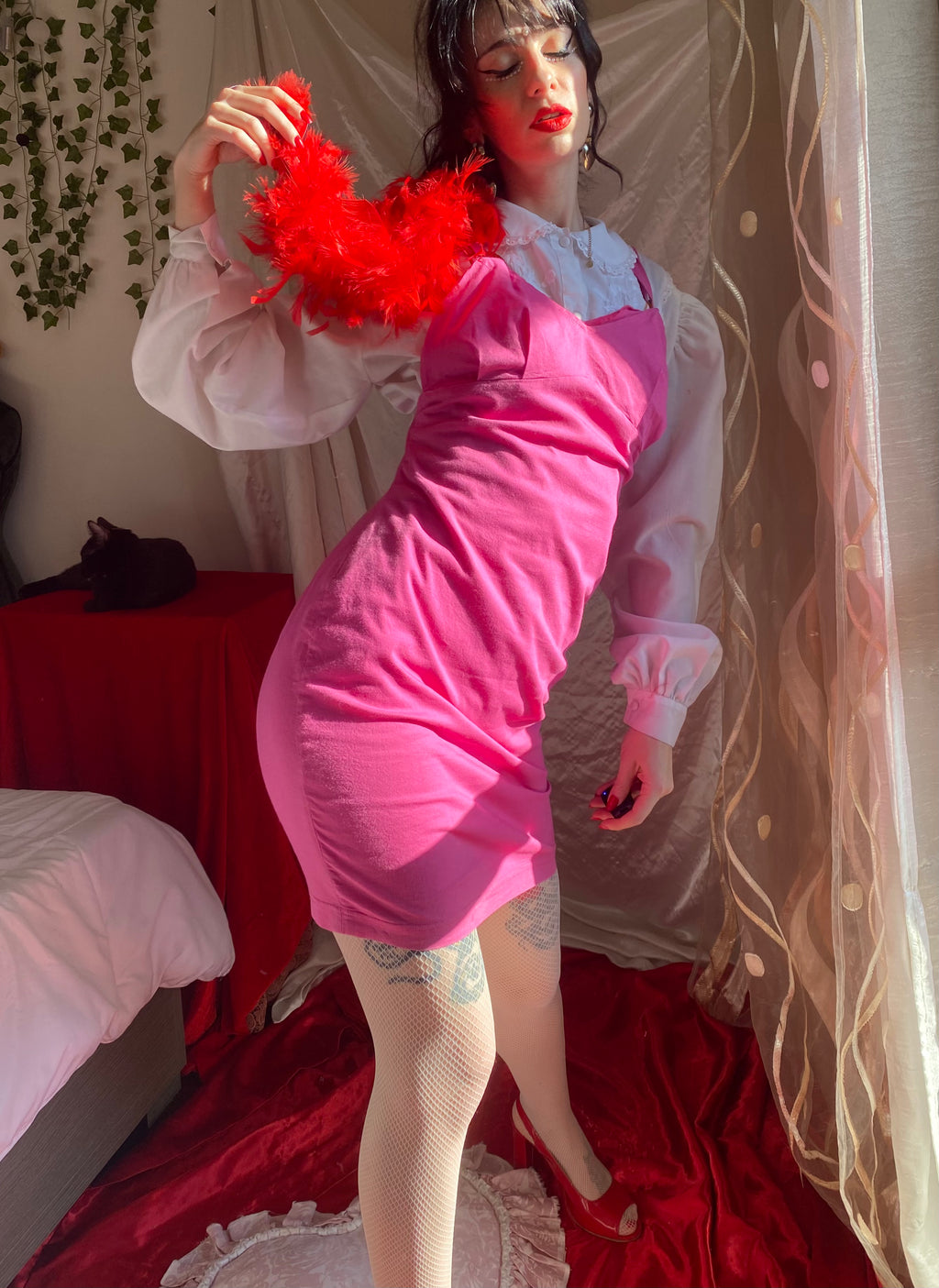 Vestitino rosa con spalline invertite
