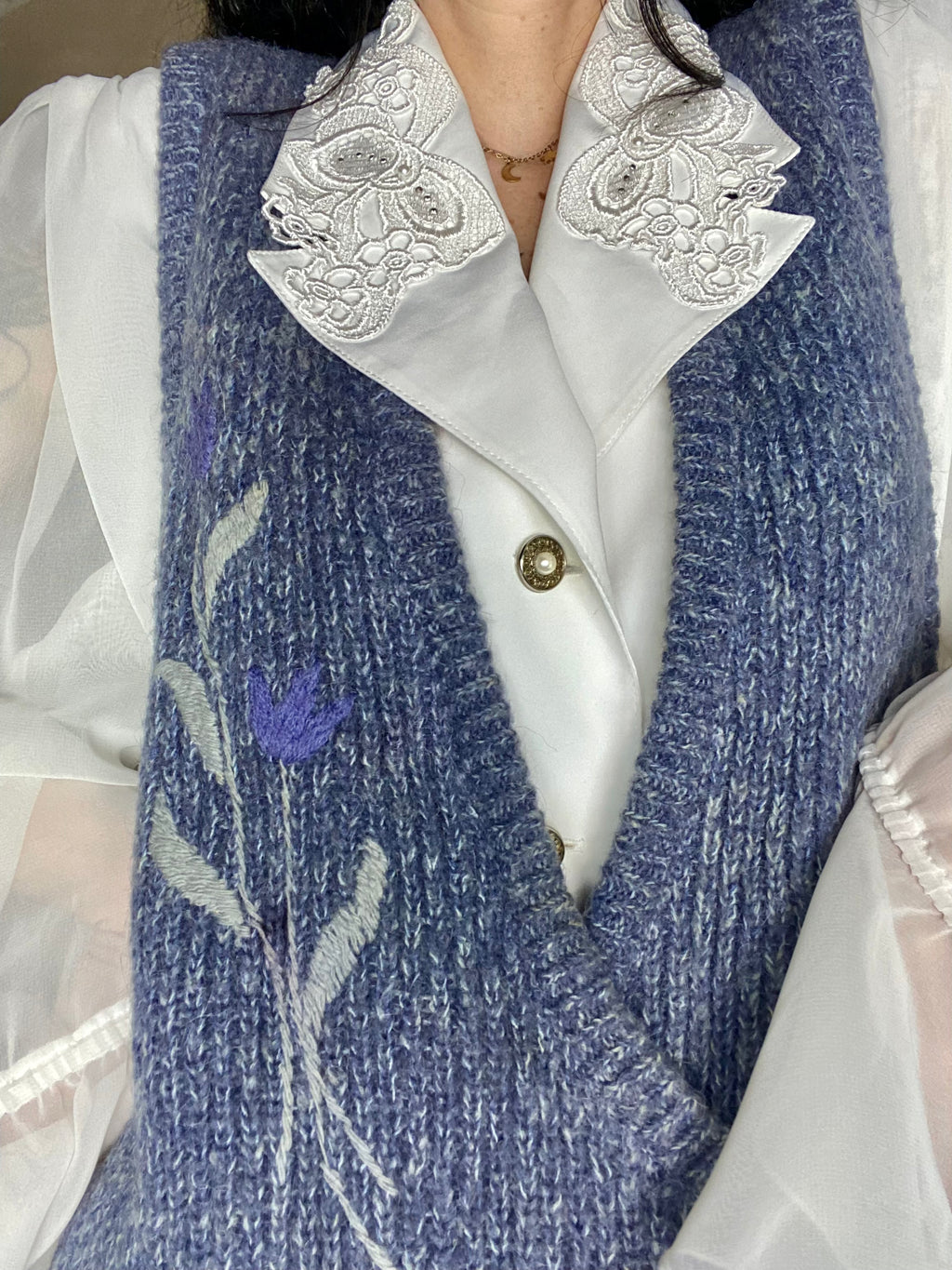 Gilet lilla con trama fiori