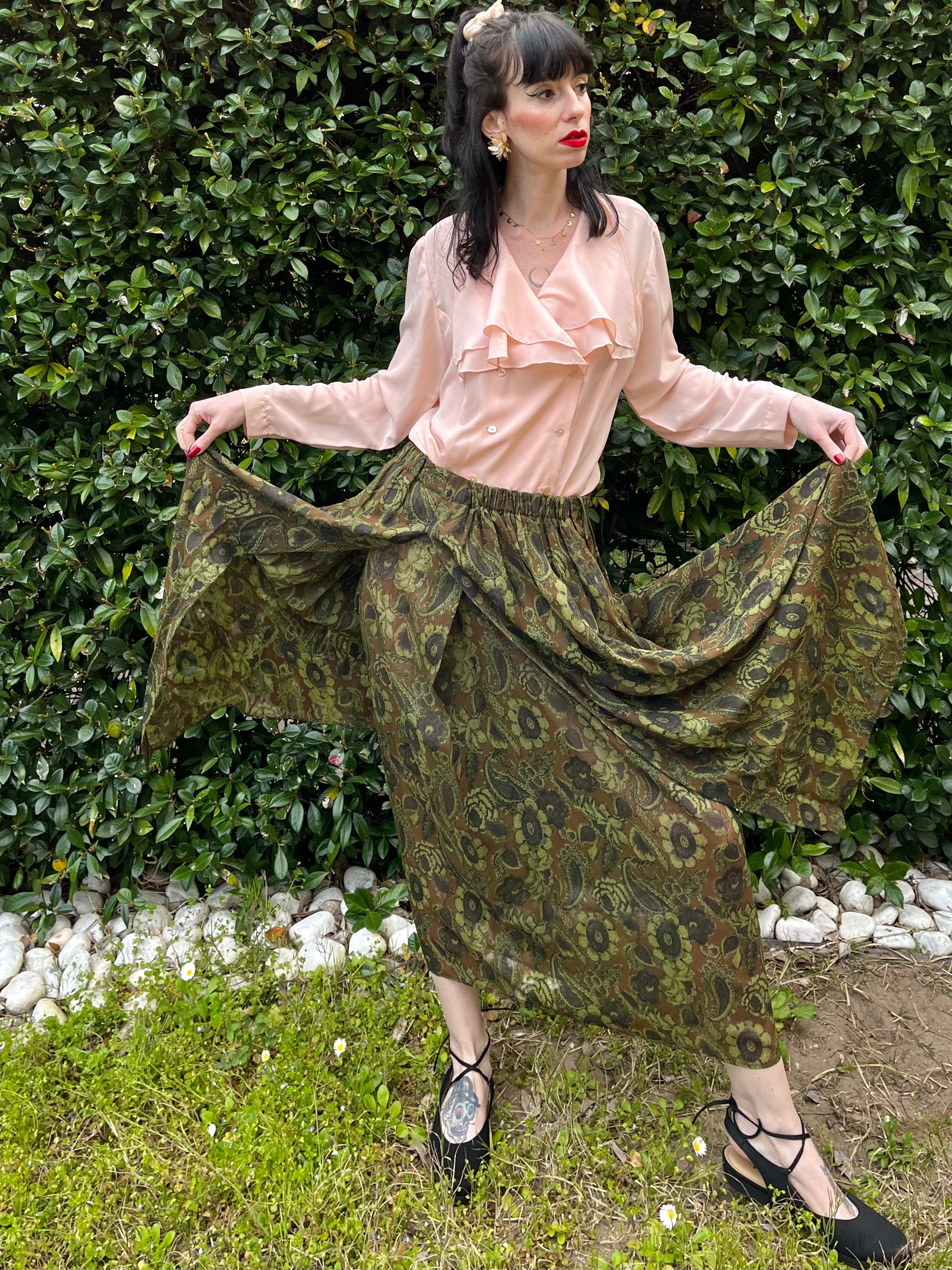 Gonna midi verde floreale con sfondi a piega